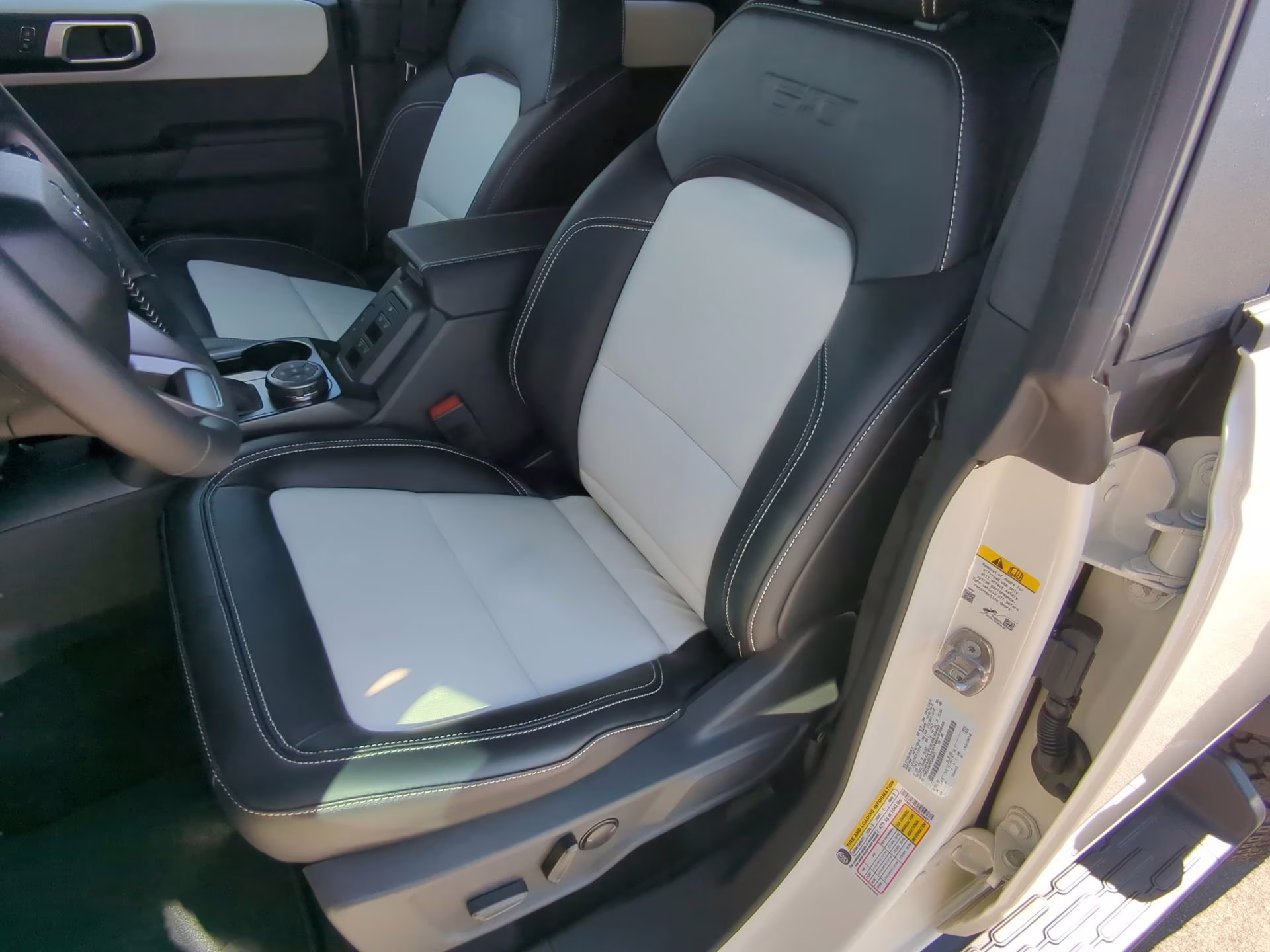 2026 Wimbledon White Ford Bronco Outer Banks 4X4 Convertible