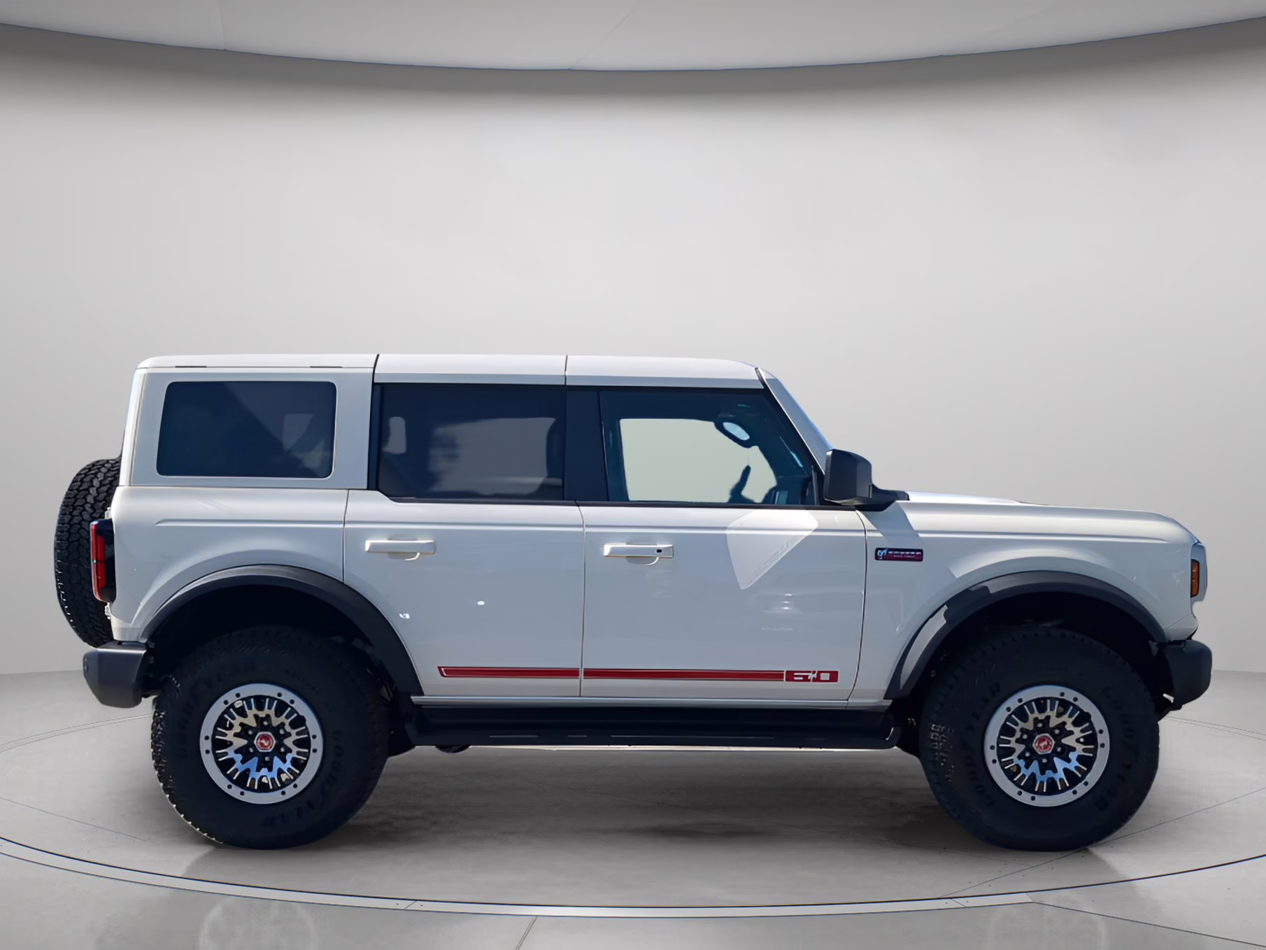 2026 Wimbledon White Ford Bronco Outer Banks 4X4 Convertible