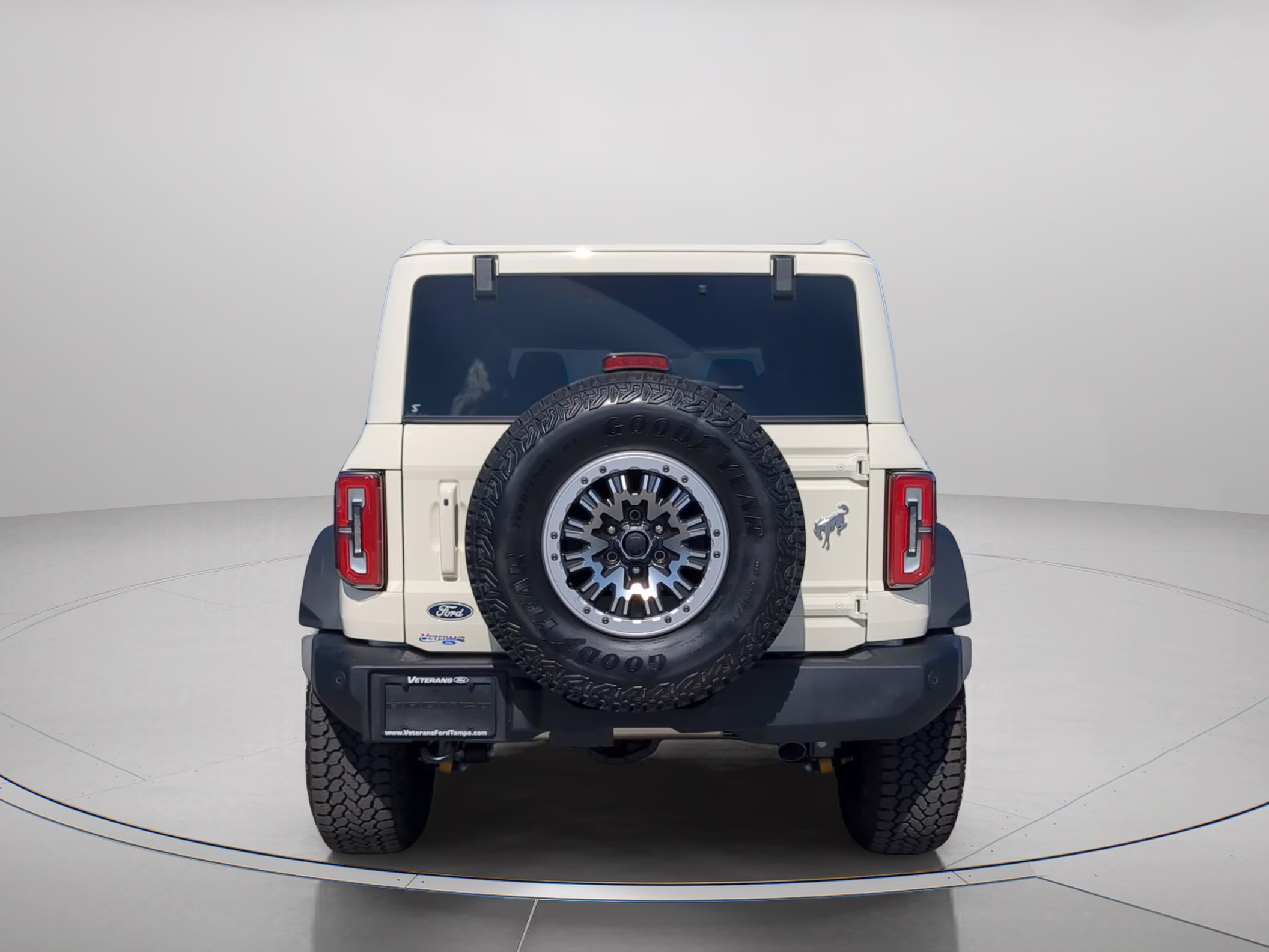 2026 Wimbledon White Ford Bronco Outer Banks 4X4 Convertible