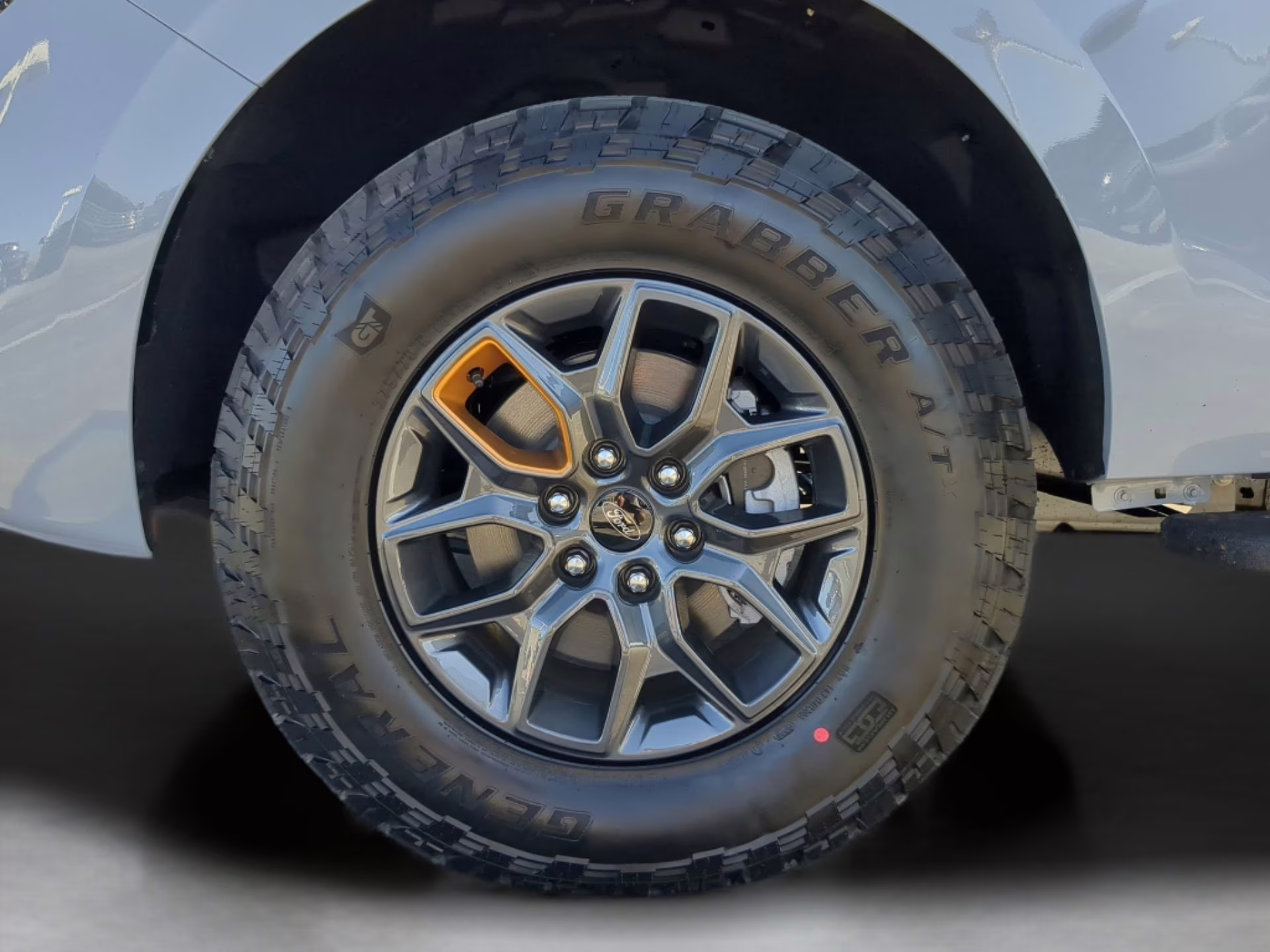 2026 Glacier Gray Metallic Tri-Coat Ford Expedition Tremor 4X4 SUV