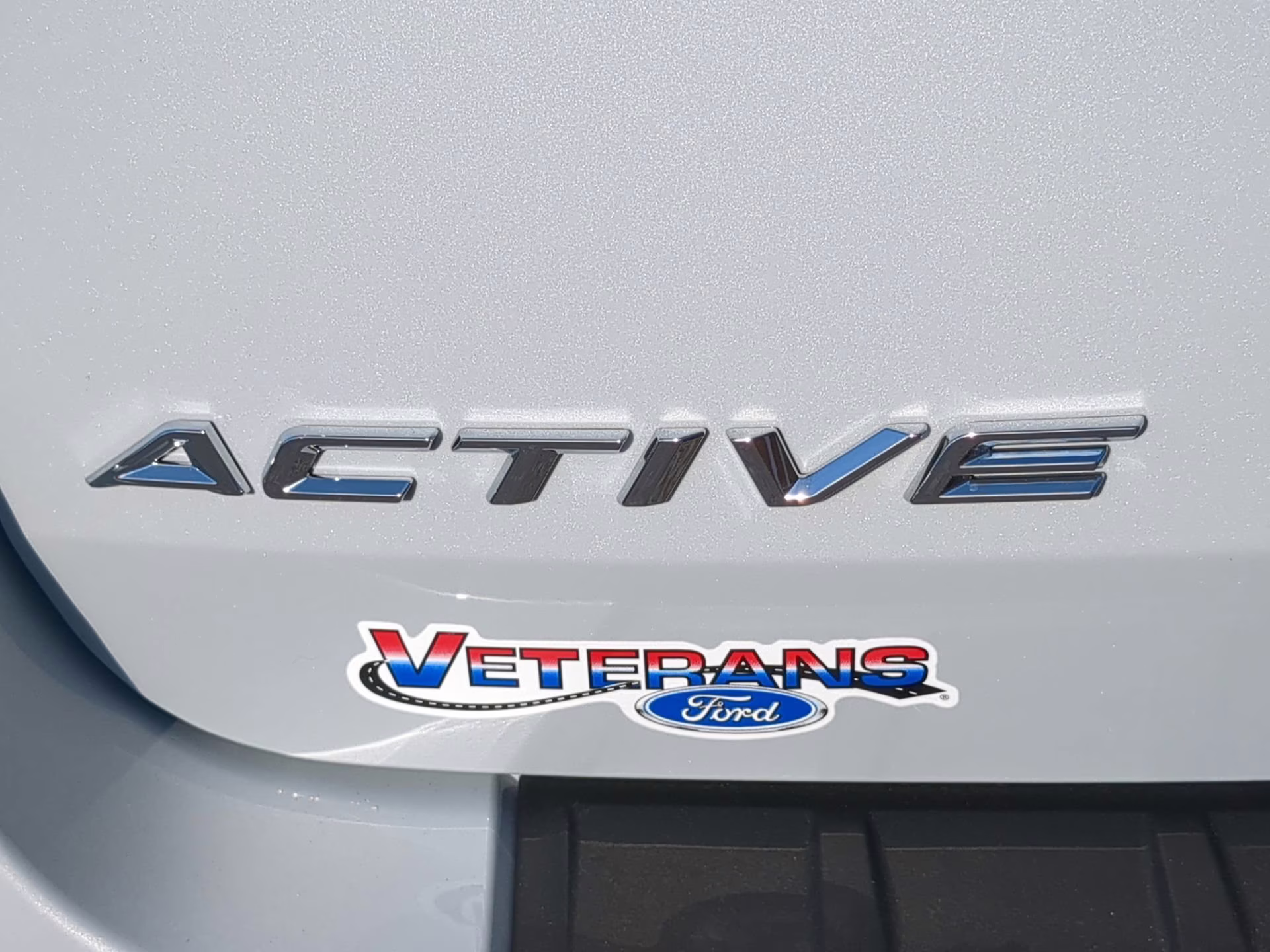 2026 Space White Metallic Ford Explorer Active RWD SUV