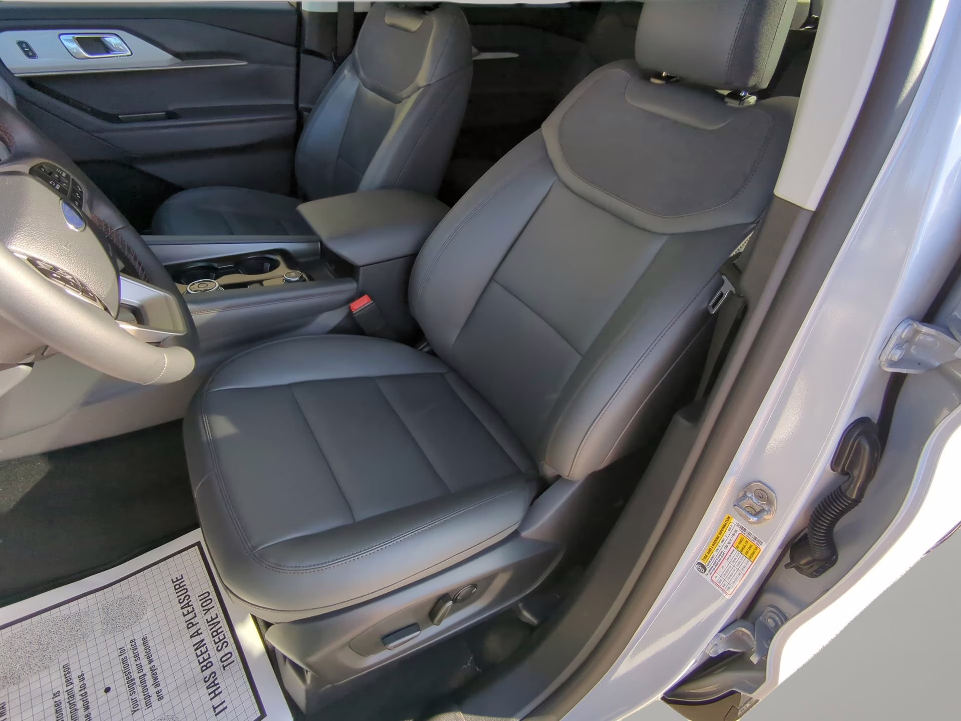 2026 Space White Metallic Ford Explorer Active RWD SUV