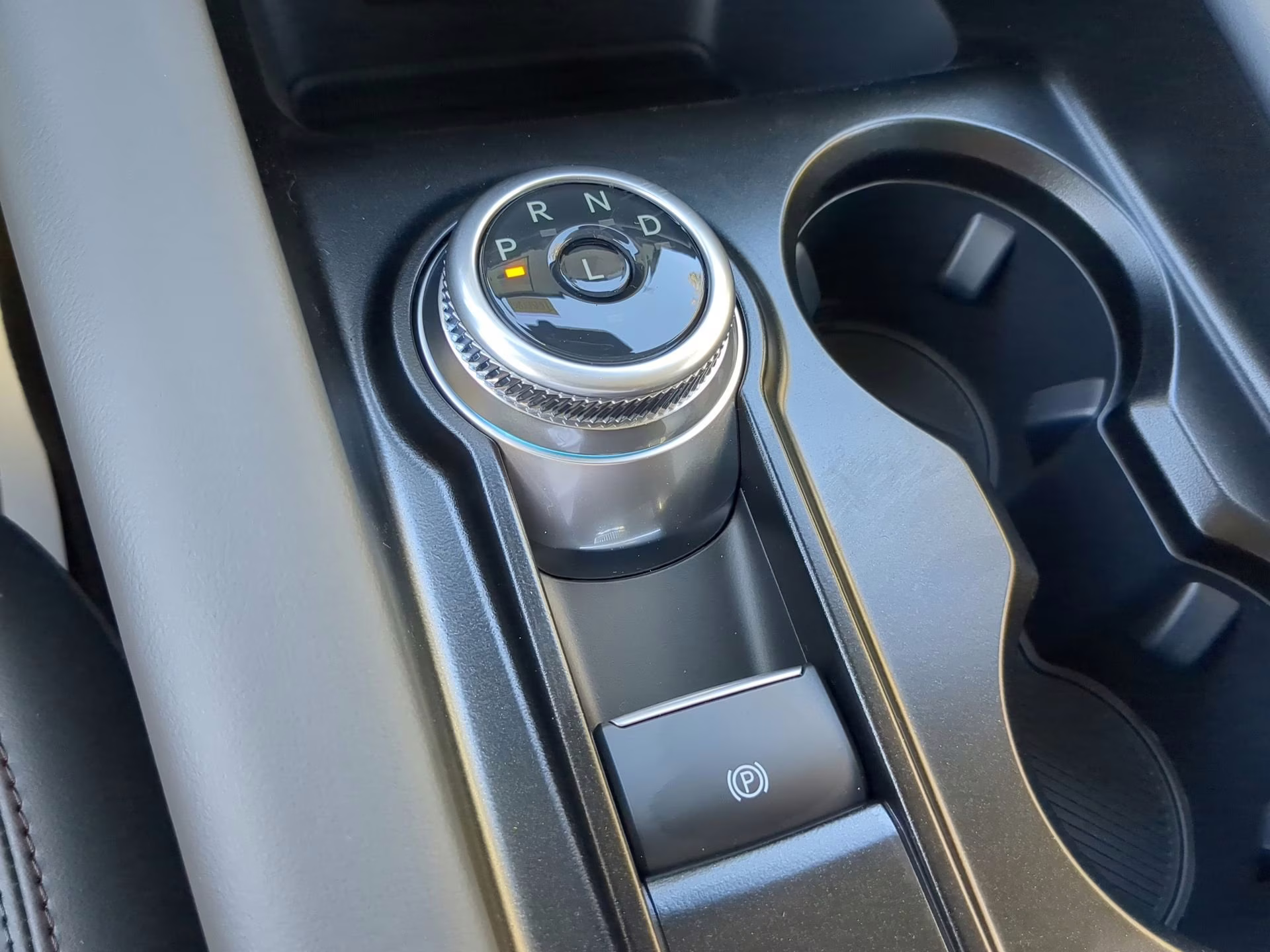 2026 Space White Metallic Ford Explorer Active RWD SUV