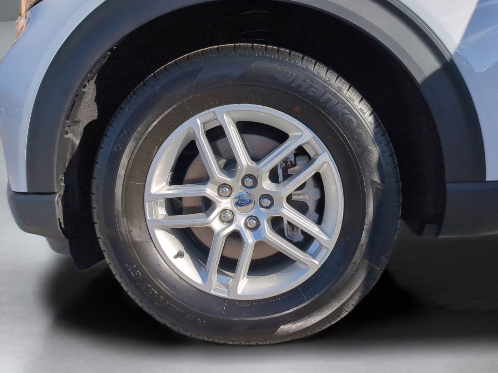 2026 Space White Metallic Ford Explorer Active RWD SUV