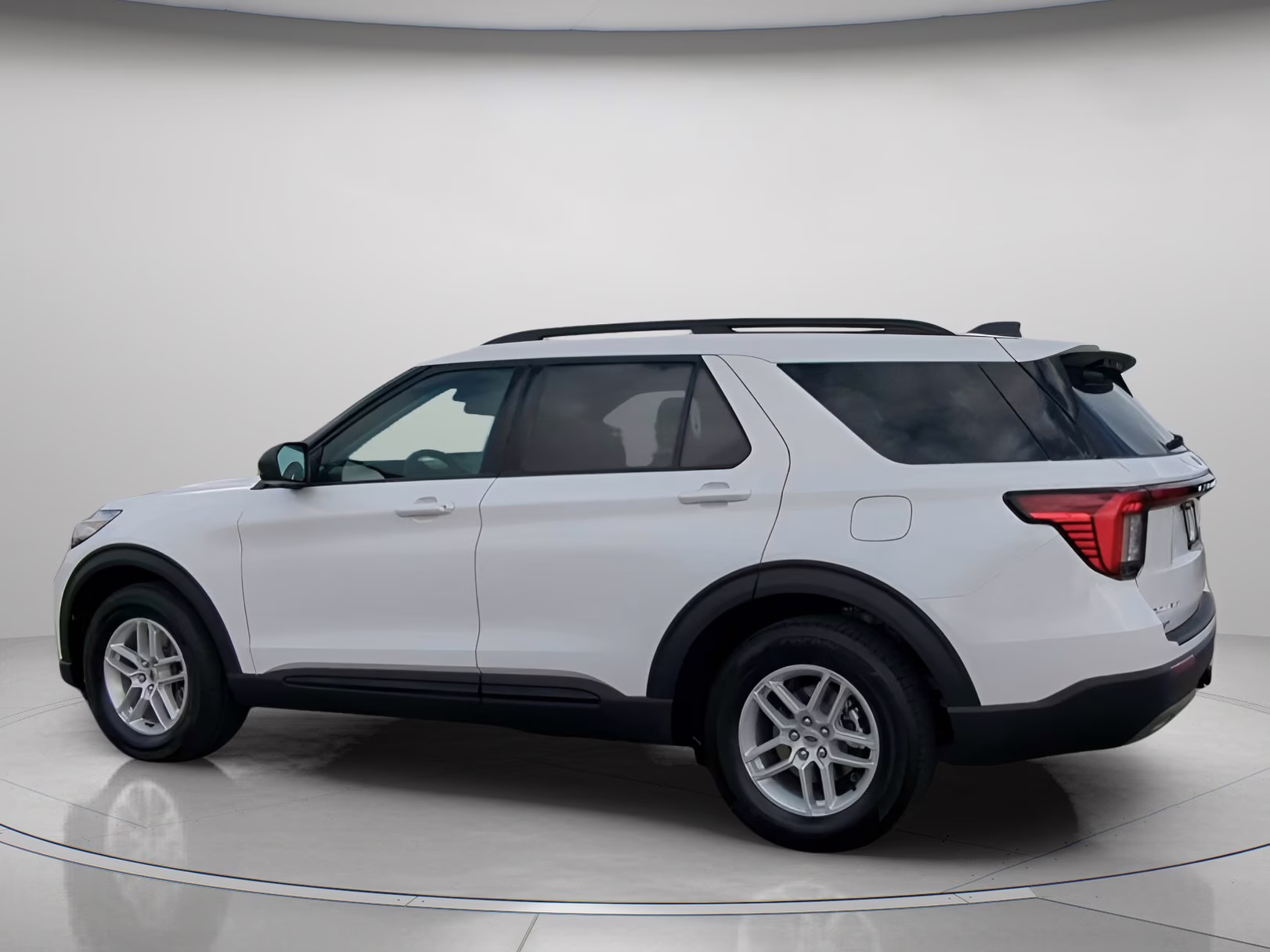 2026 Star White Metallic Tri-Coat Ford Explorer Active RWD SUV