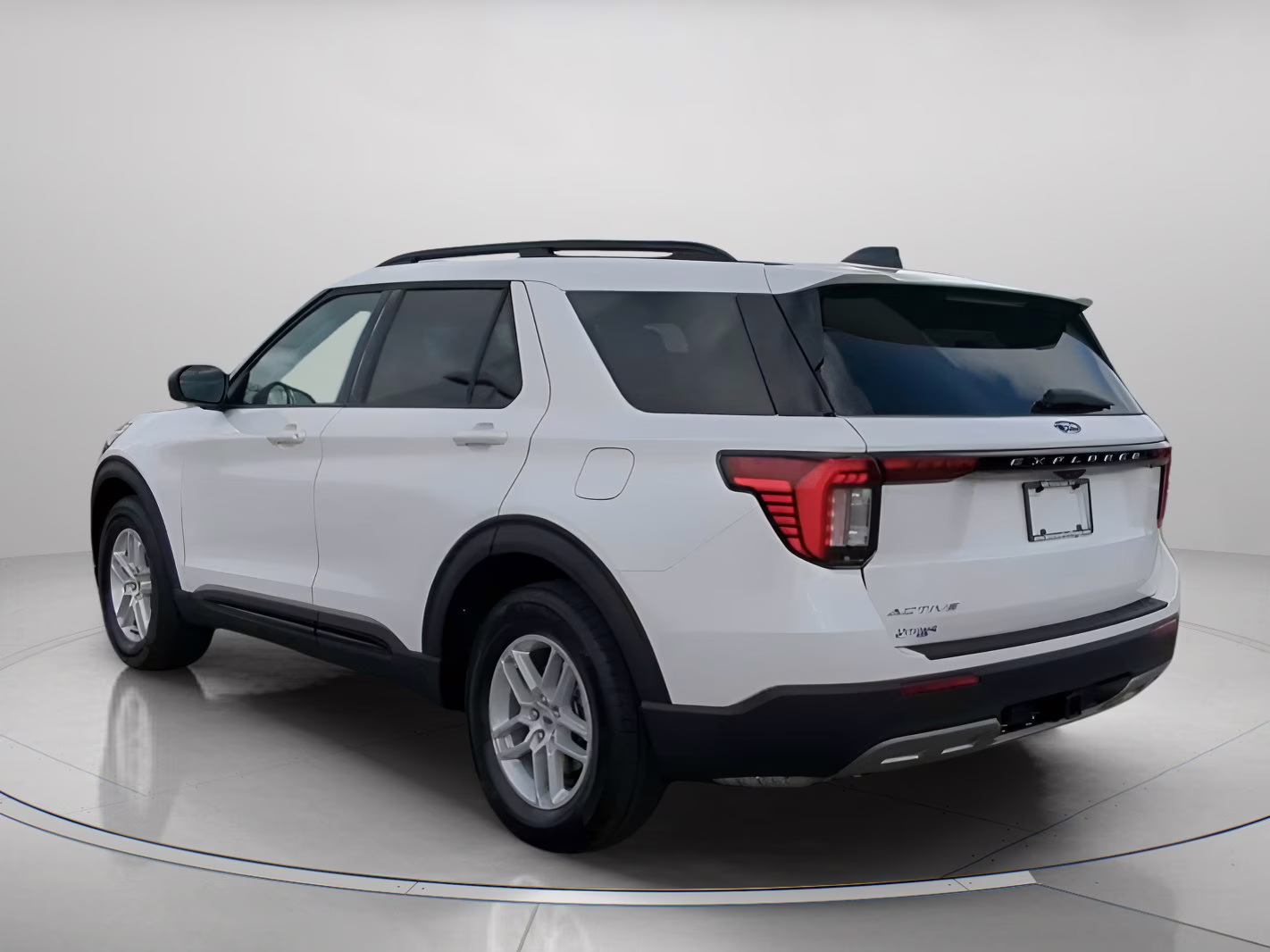 2026 Star White Metallic Tri-Coat Ford Explorer Active RWD SUV