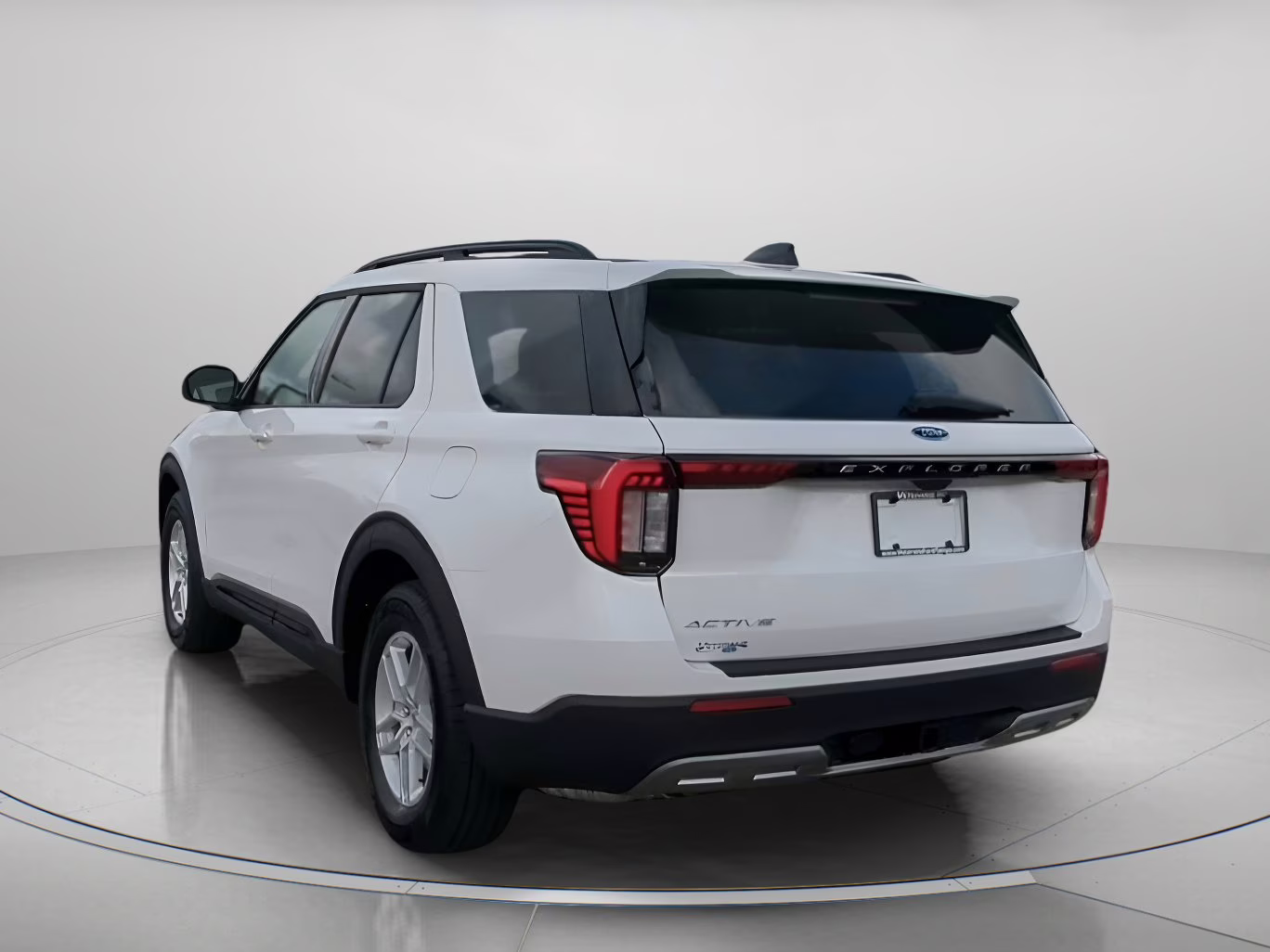 2026 Star White Metallic Tri-Coat Ford Explorer Active RWD SUV