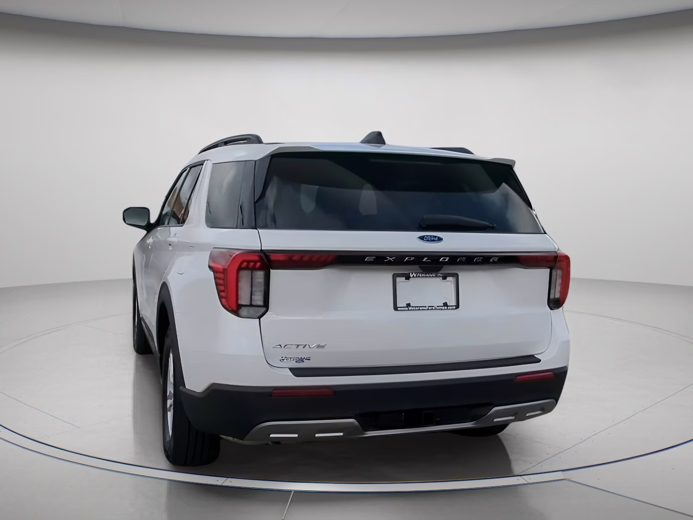 2026 Star White Metallic Tri-Coat Ford Explorer Active RWD SUV