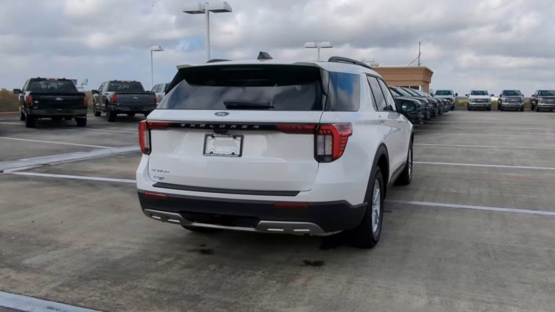 2026 Star White Metallic Tri-Coat Ford Explorer Active RWD SUV