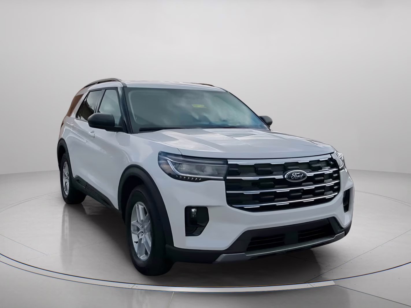 2026 Star White Metallic Tri-Coat Ford Explorer Active RWD SUV