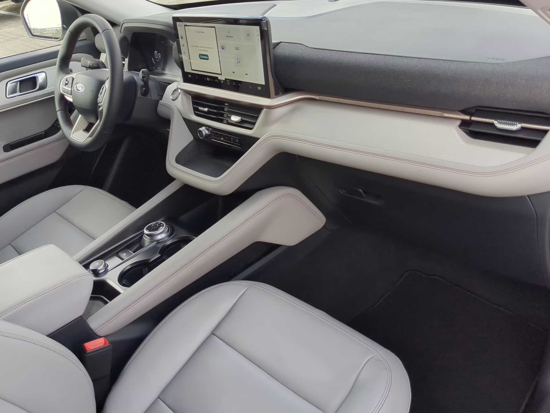 2026 Star White Metallic Tri-Coat Ford Explorer Active RWD SUV