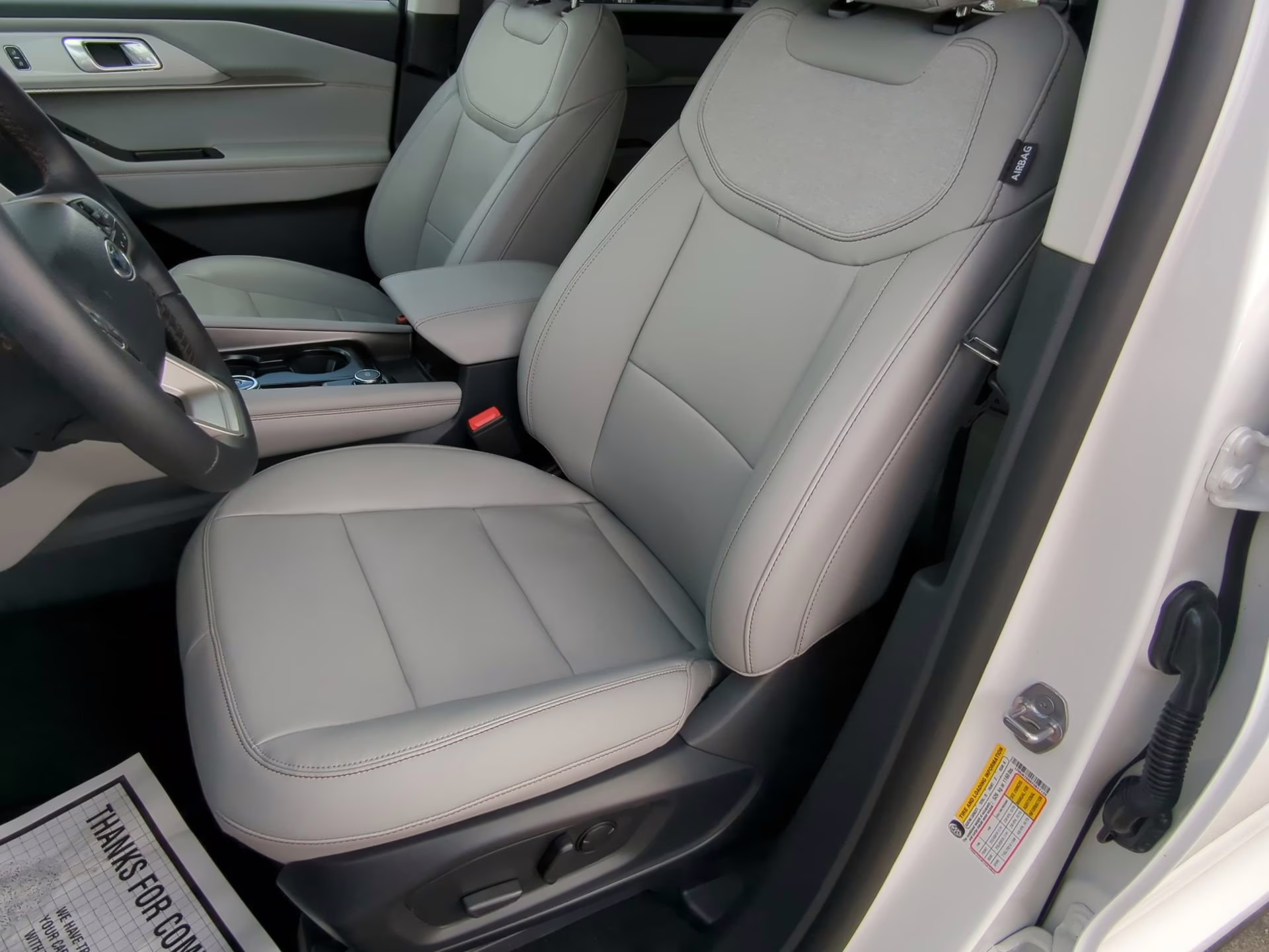 2026 Star White Metallic Tri-Coat Ford Explorer Active RWD SUV