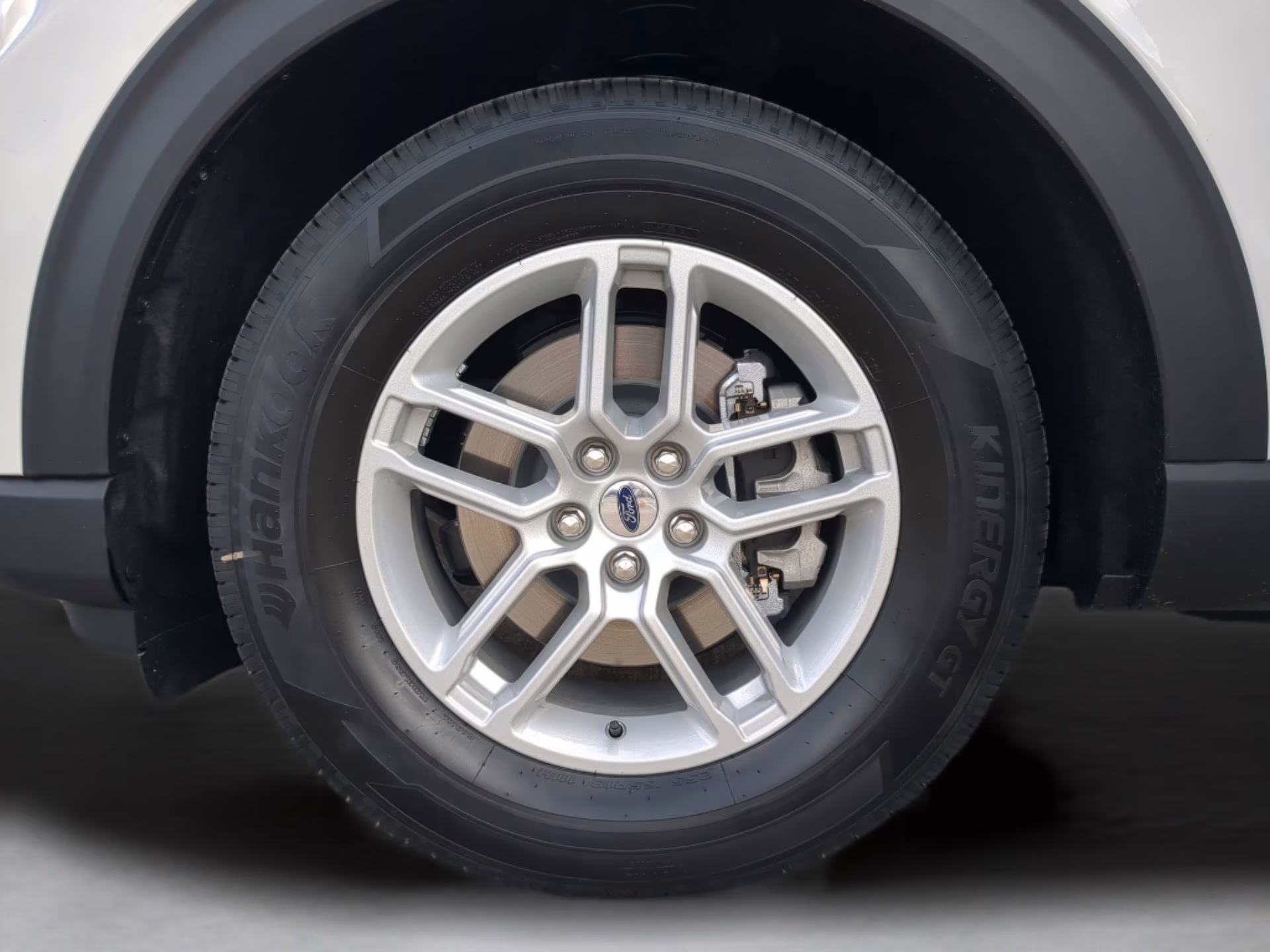 2026 Star White Metallic Tri-Coat Ford Explorer Active RWD SUV