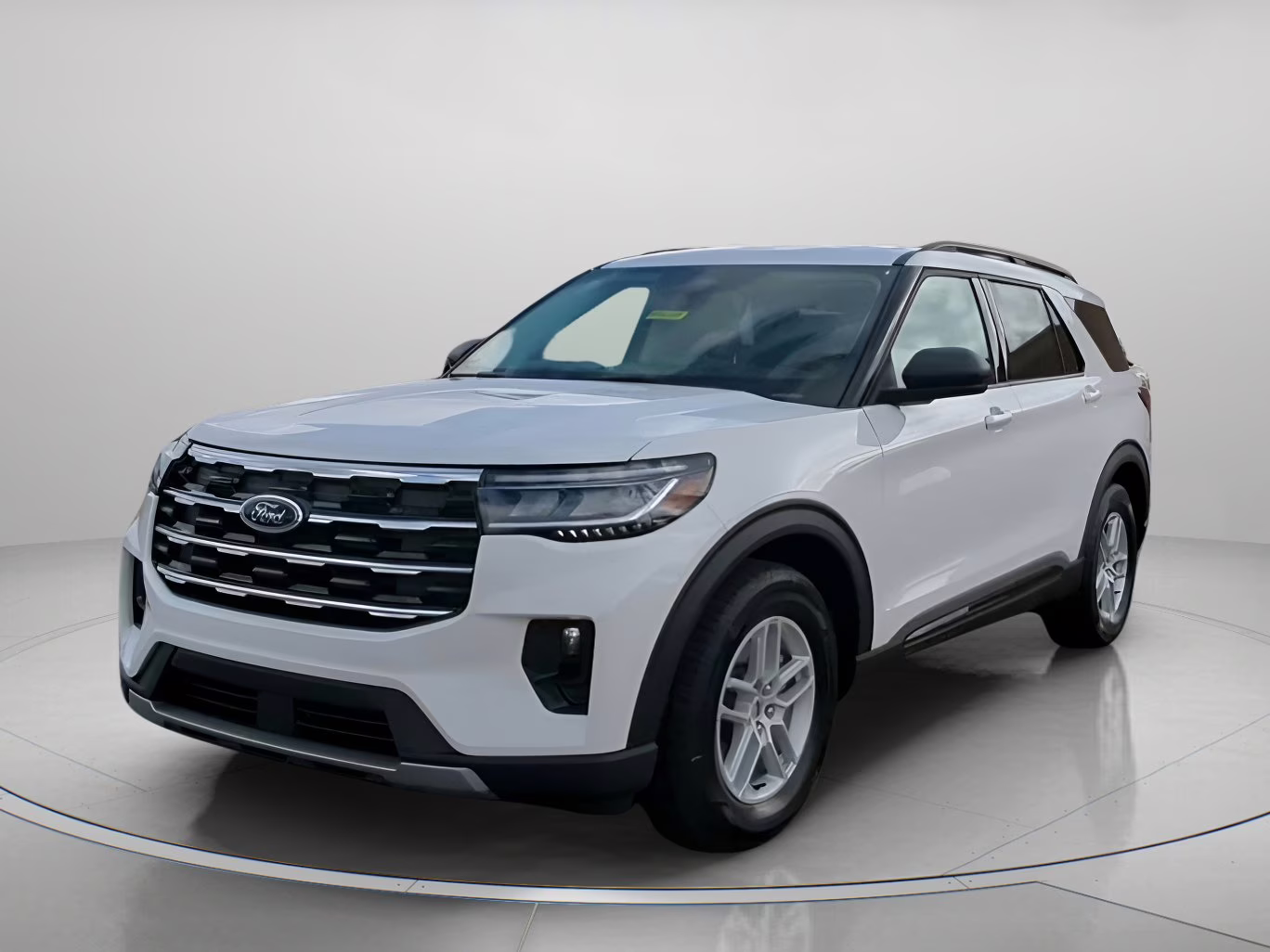 2026 Star White Metallic Tri-Coat Ford Explorer Active RWD SUV