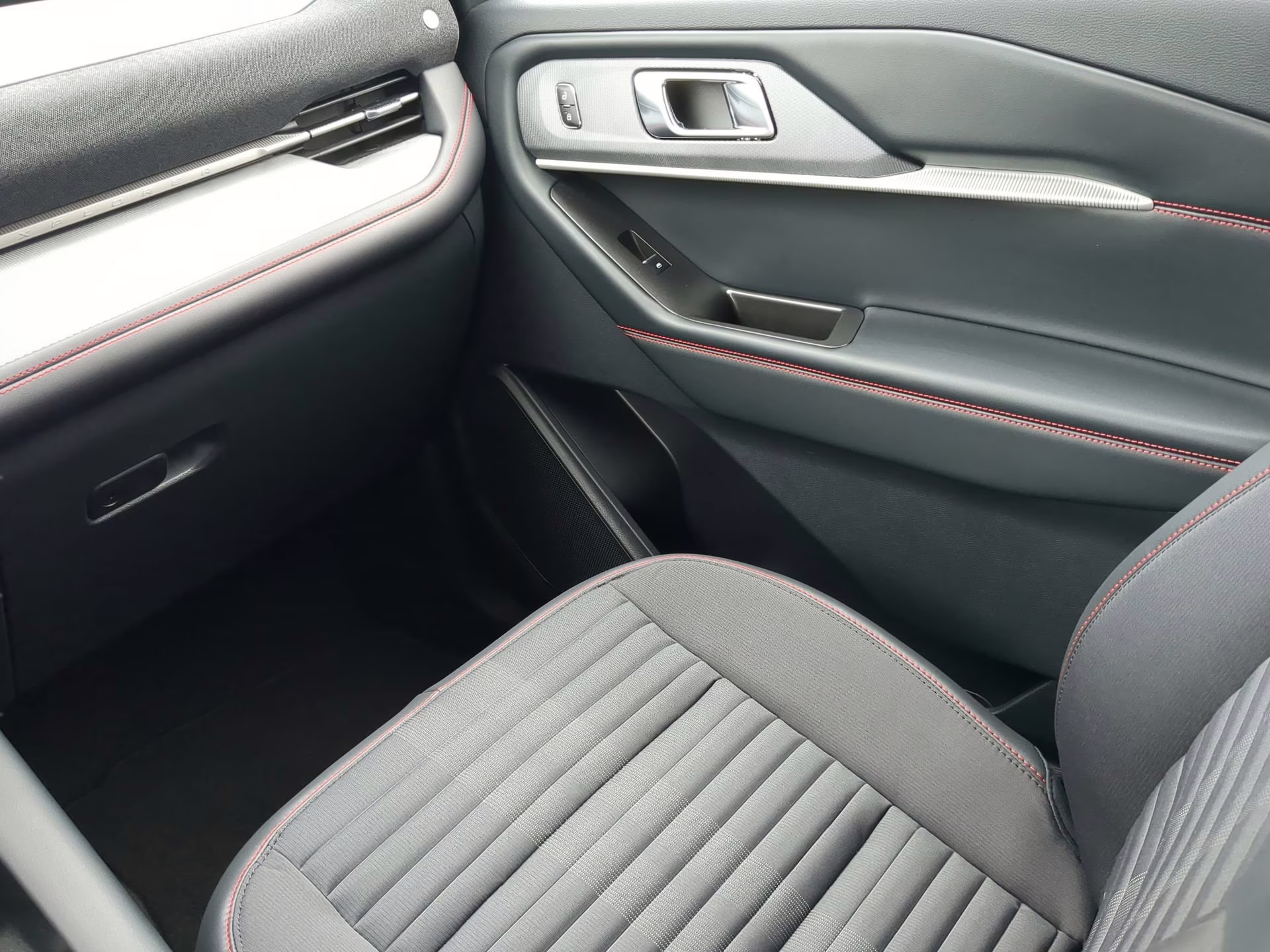 2026 Carbonized Gray Metallic Ford Explorer ST-Line RWD SUV