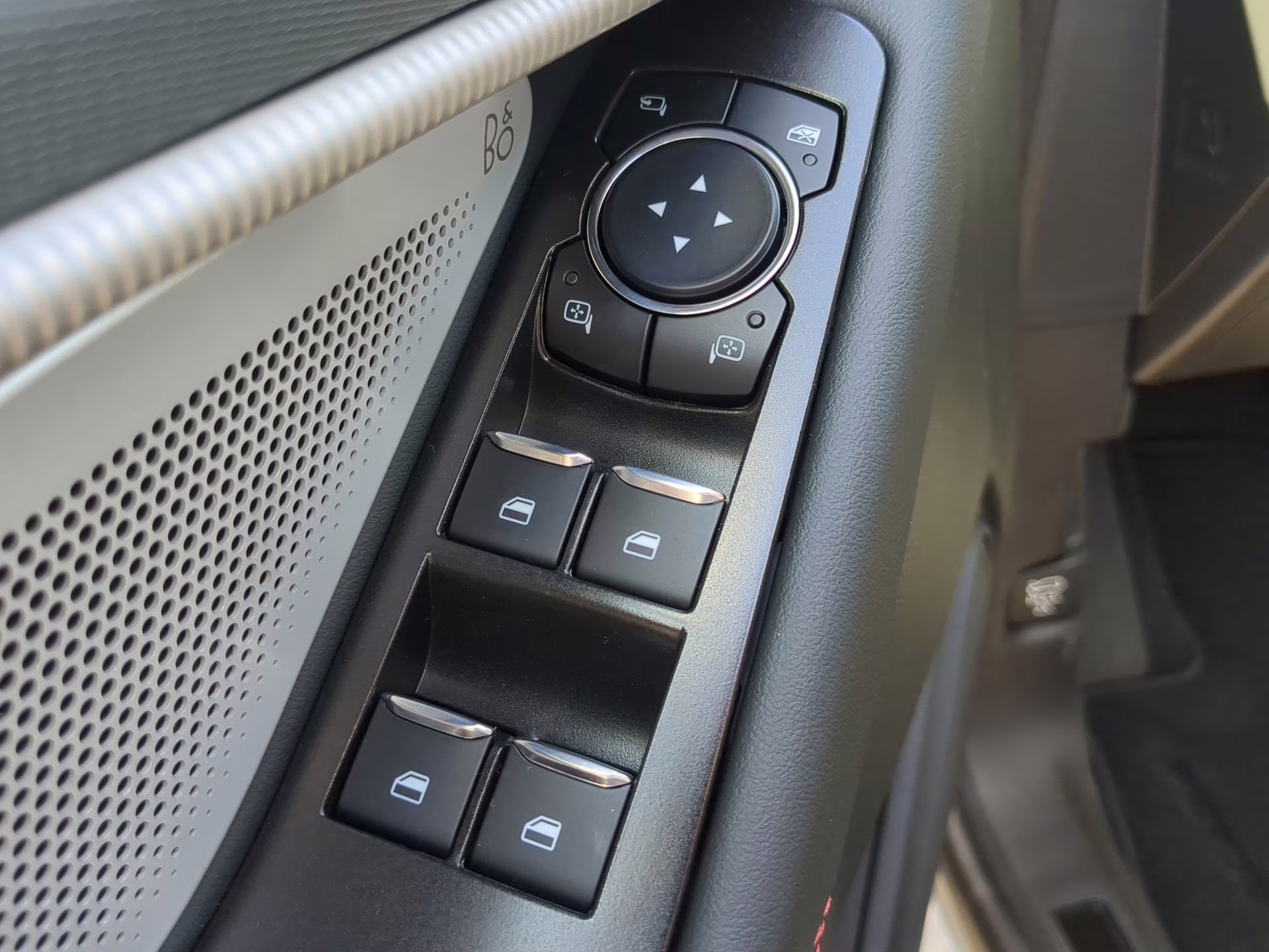 2026 Space White Metallic Ford Explorer ST 4X4 SUV