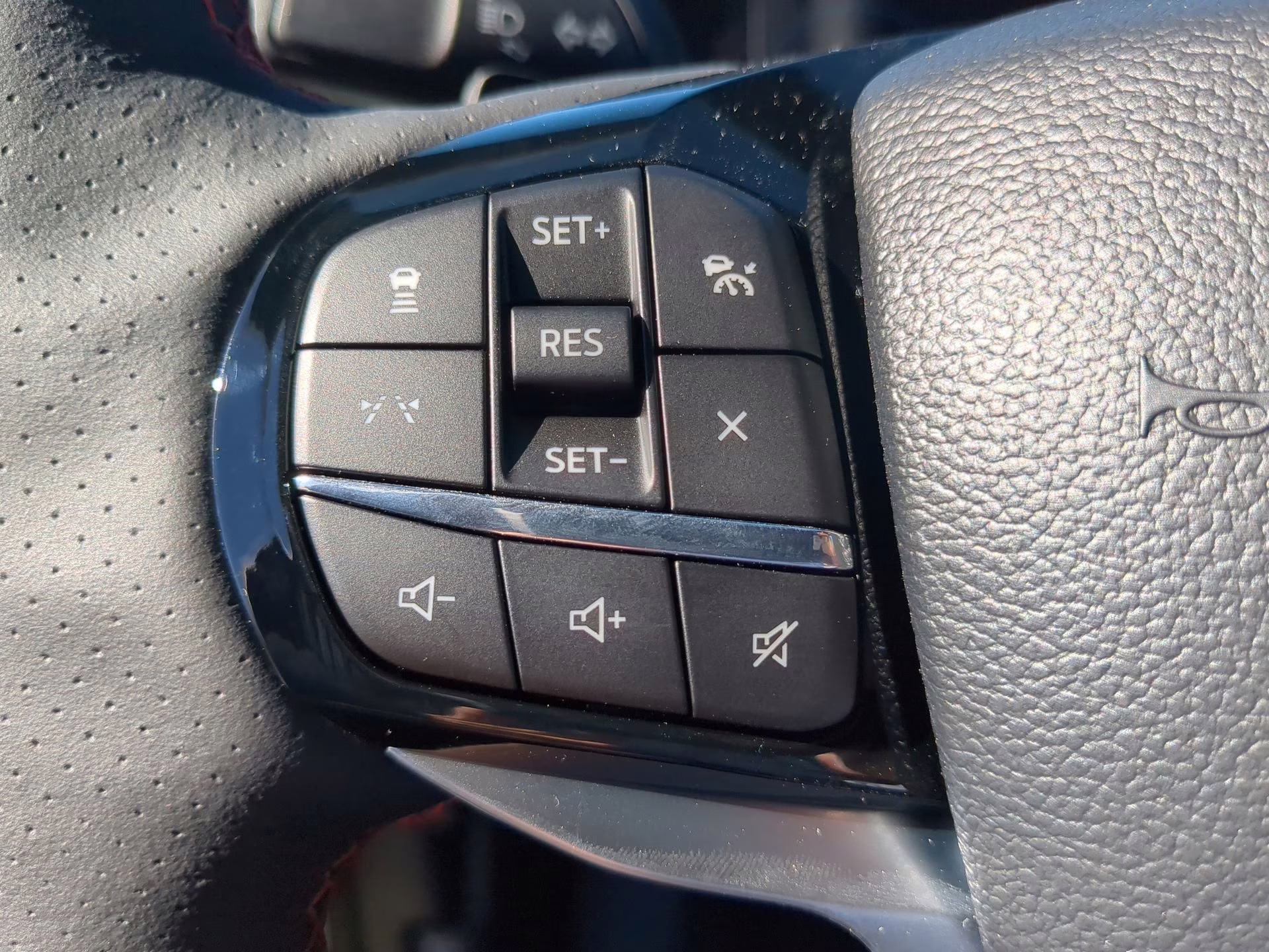 2026 Space White Metallic Ford Explorer ST 4X4 SUV