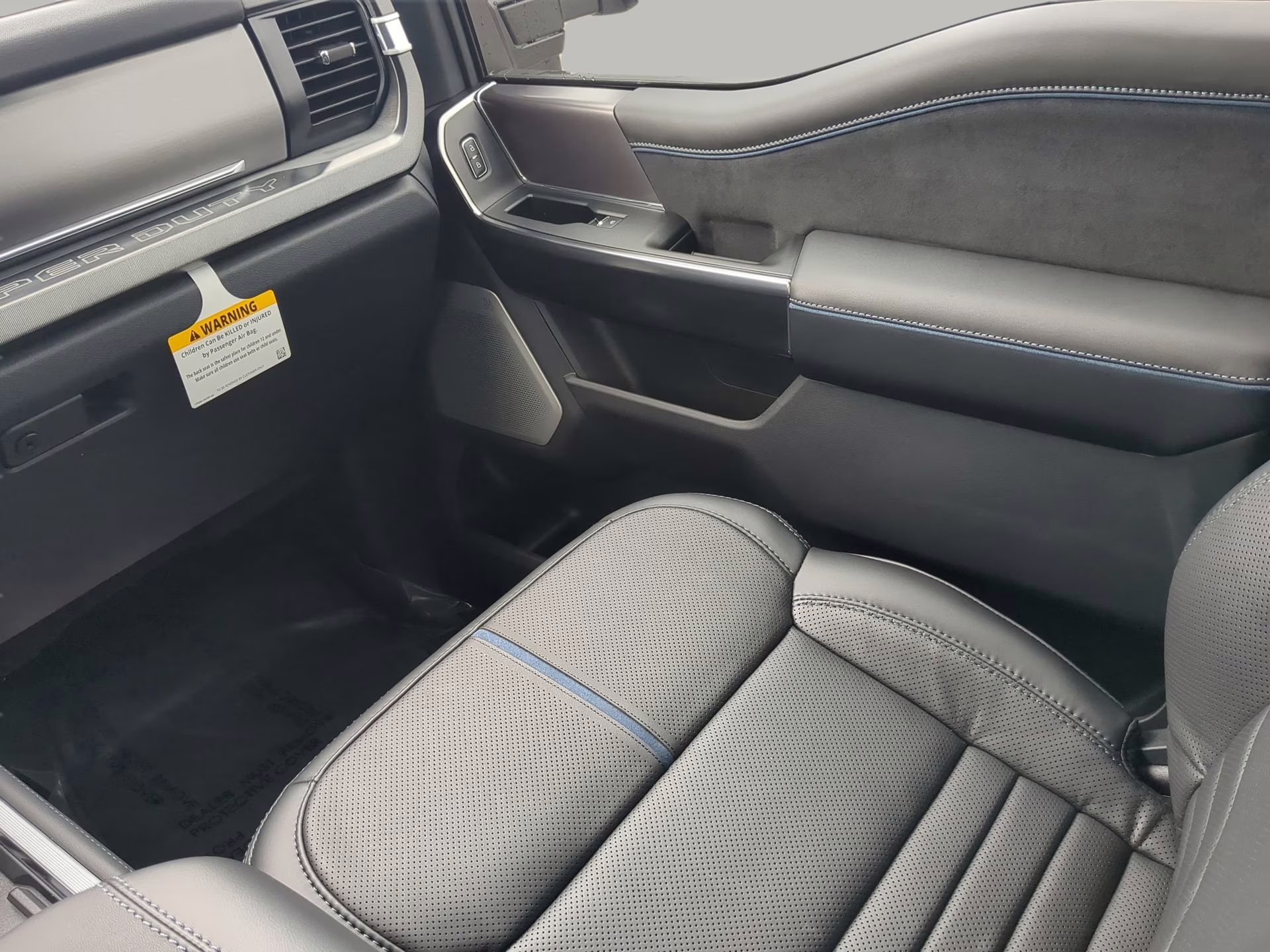 2026 Avalanche Ford Super Duty F-250 SRW Platinum Crew Cab Pickup 4X4 Truck