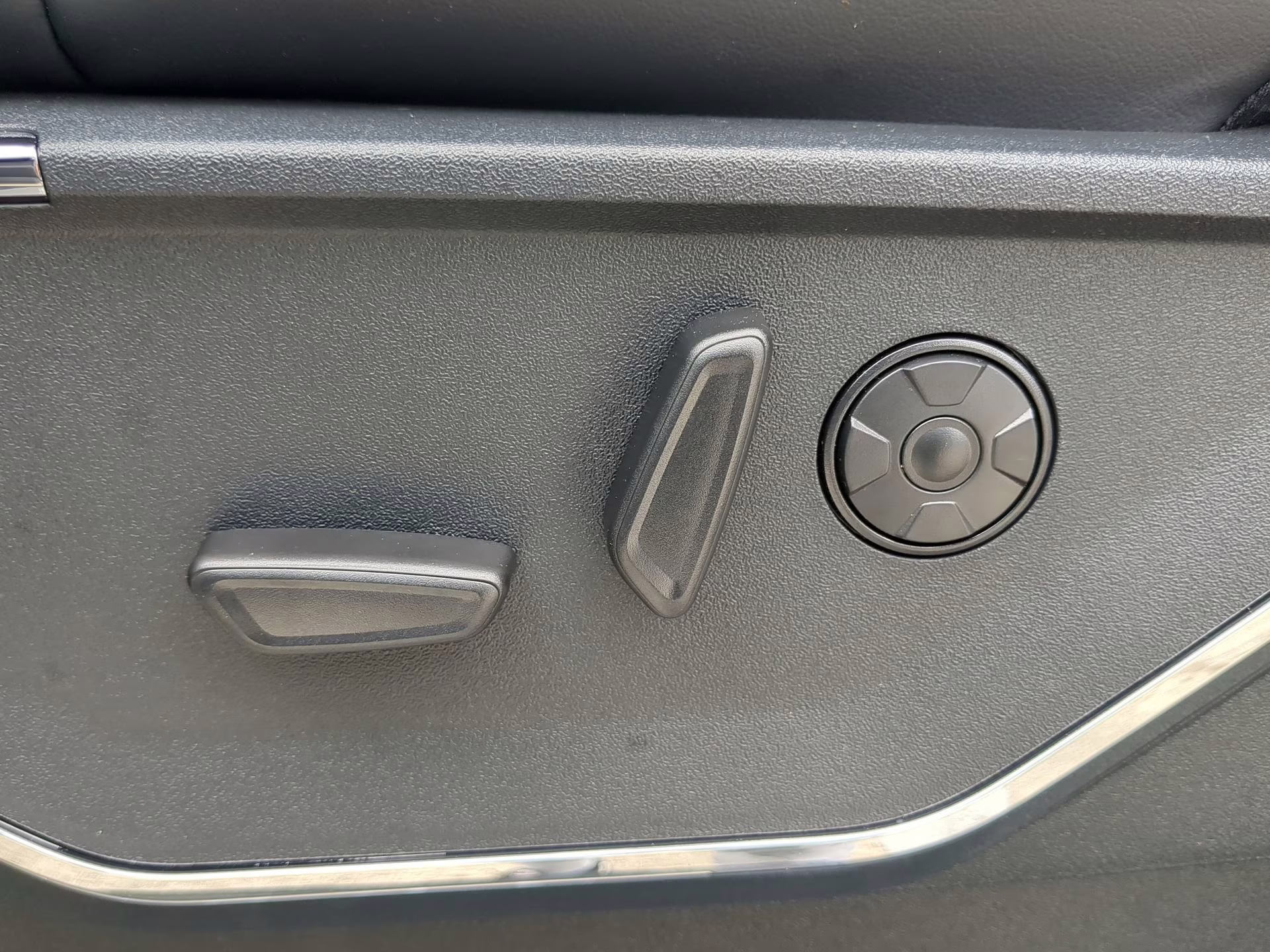 2026 Avalanche Ford Super Duty F-250 SRW Platinum Crew Cab Pickup 4X4 Truck