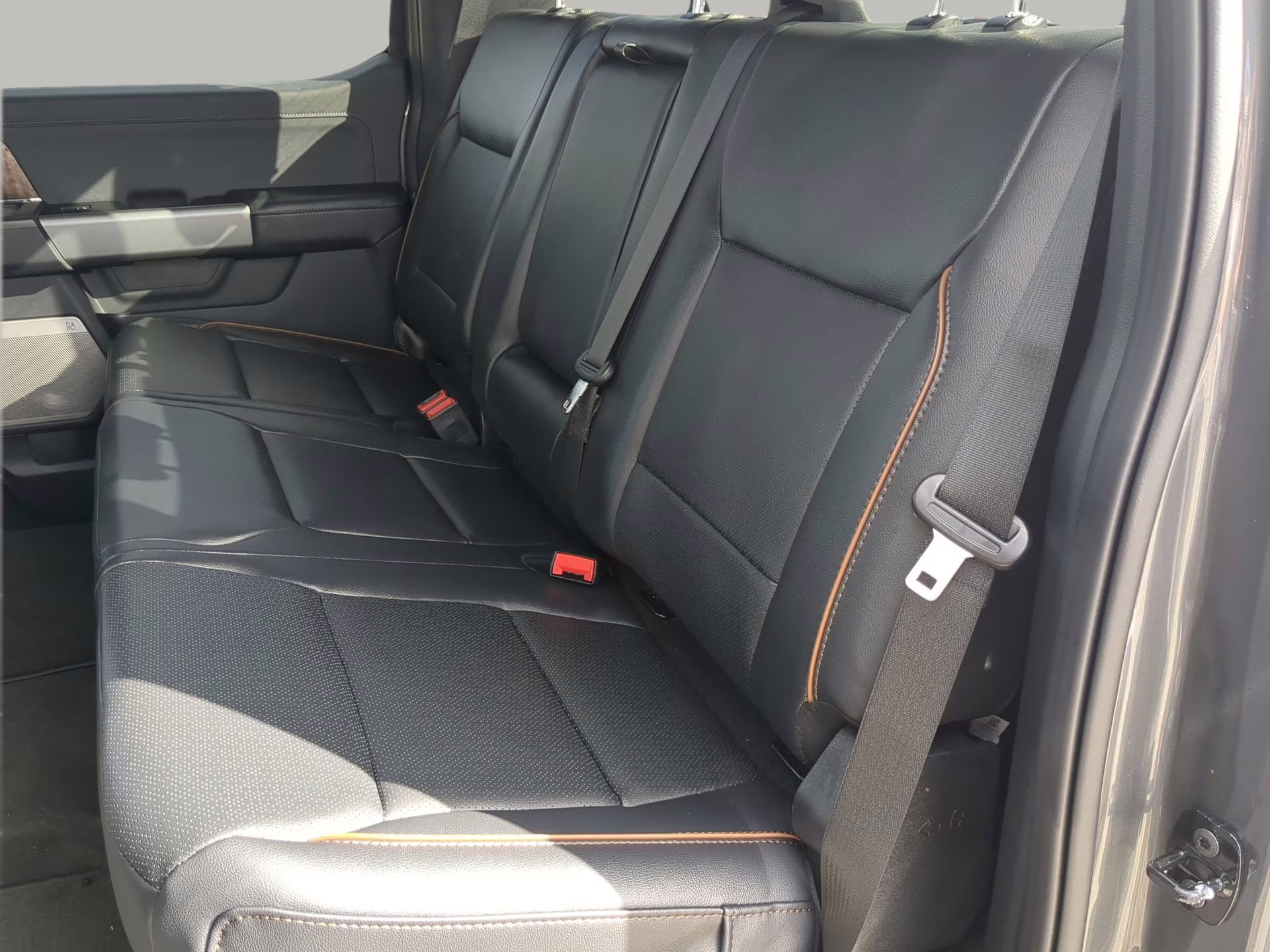 2026 Carbonized Gray Metallic Ford Super Duty F-250 SRW LARIAT Crew Cab Pickup 4X4 Truck