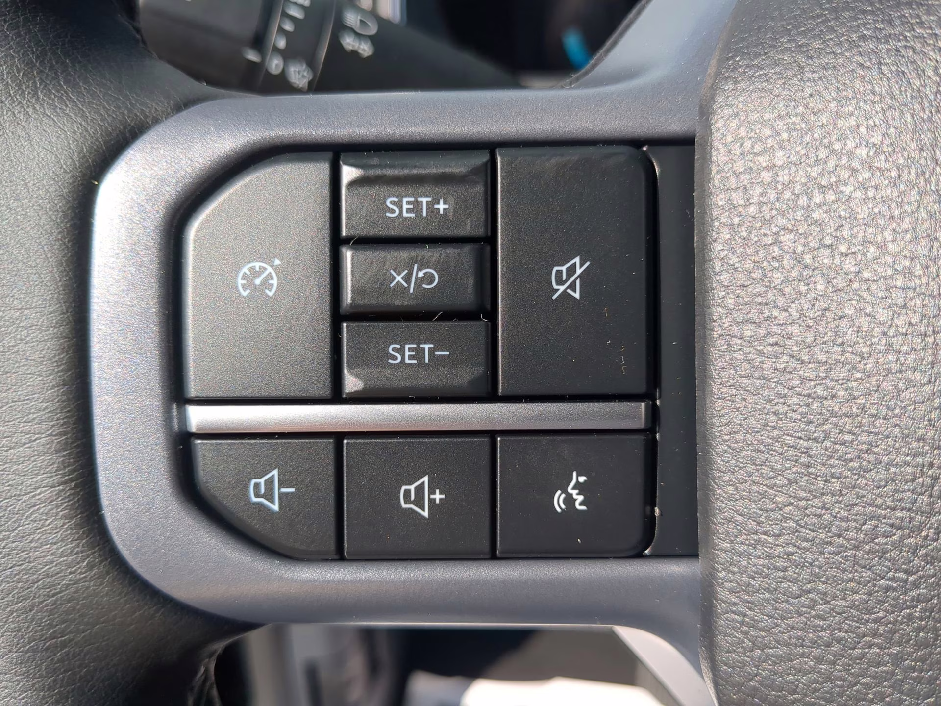 2026 Carbonized Gray Metallic Ford Super Duty F-250 SRW LARIAT Crew Cab Pickup 4X4 Truck