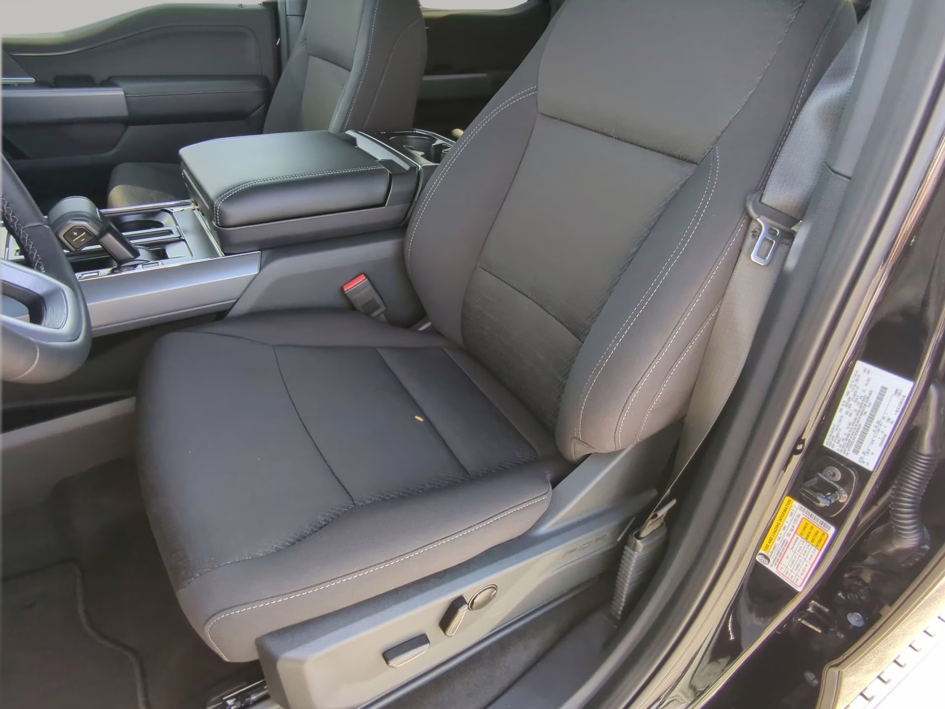 2026 Agate Black Metallic Ford F-150 XLT Crew Cab Pickup 4X4 Truck