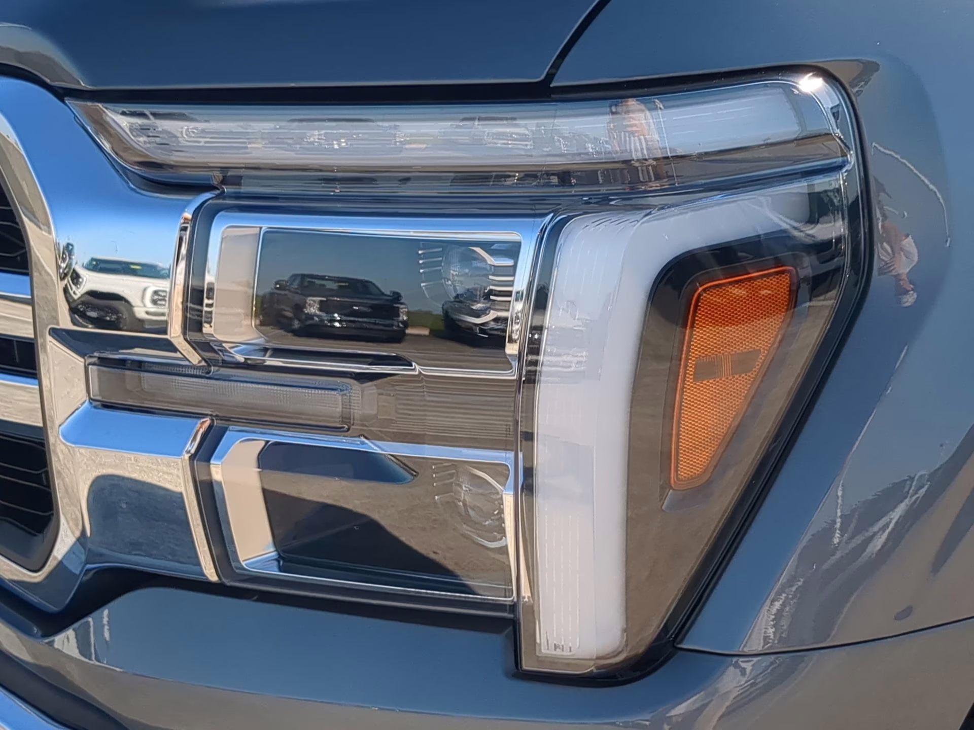 2026 Carbonized Gray Metallic Ford F-150 LARIAT Crew Cab Pickup 4X4 Truck