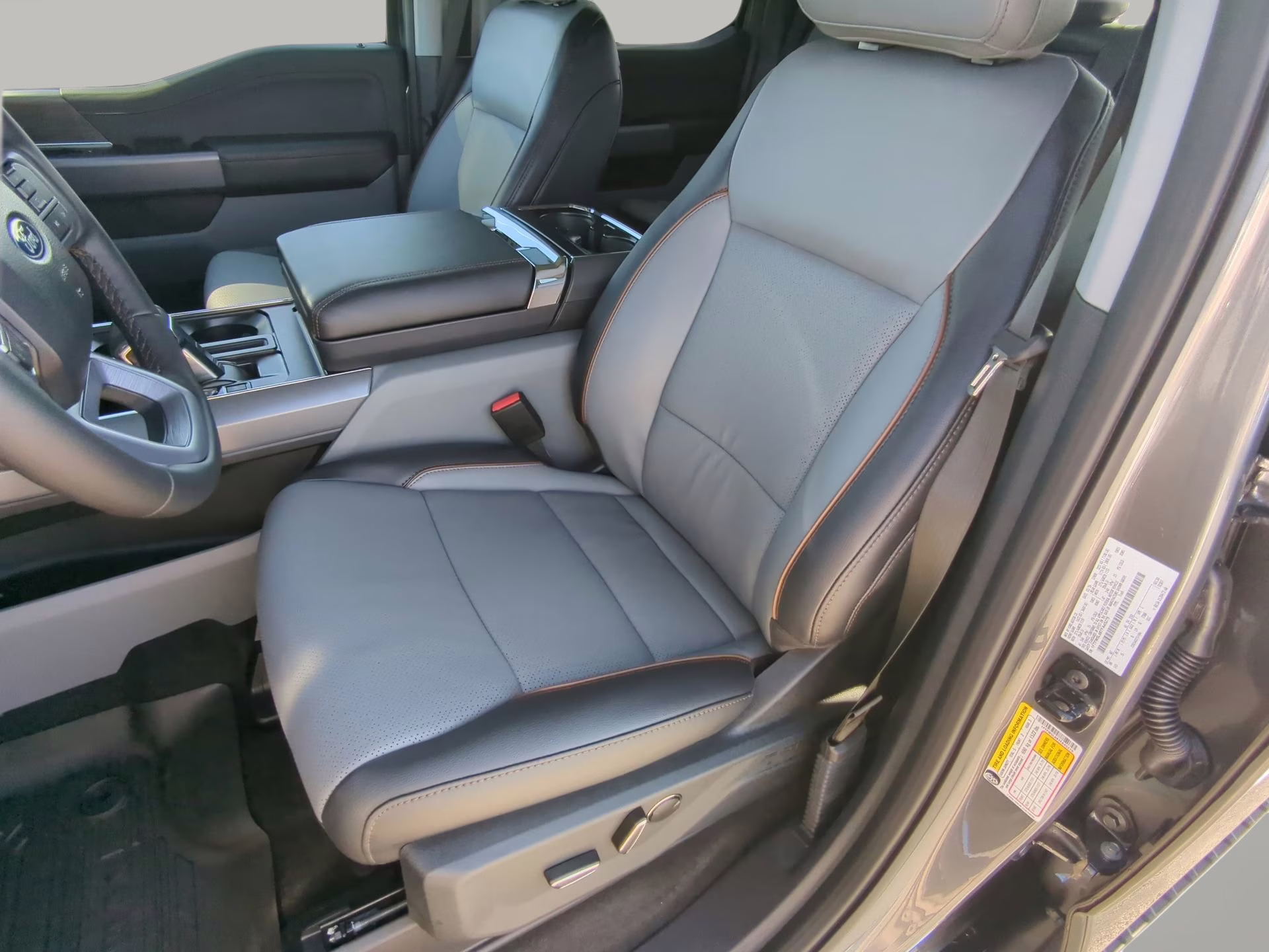 2026 Carbonized Gray Metallic Ford F-150 LARIAT Crew Cab Pickup 4X4 Truck