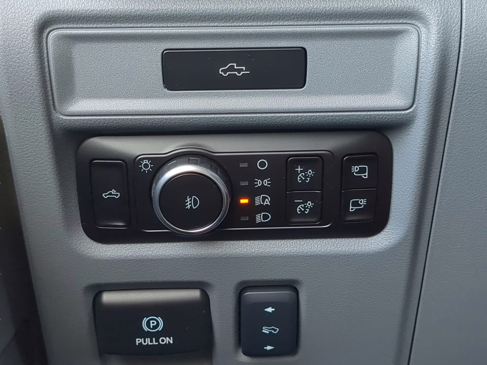 2026 Carbonized Gray Metallic Ford F-150 LARIAT Crew Cab Pickup 4X4 Truck