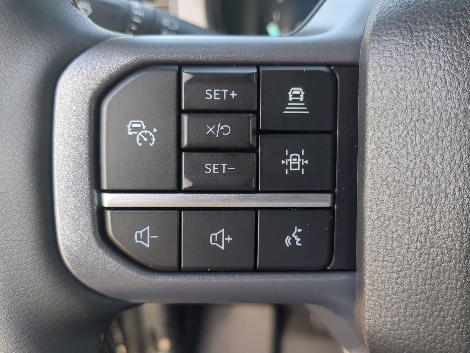 2026 Carbonized Gray Metallic Ford F-150 LARIAT Crew Cab Pickup 4X4 Truck