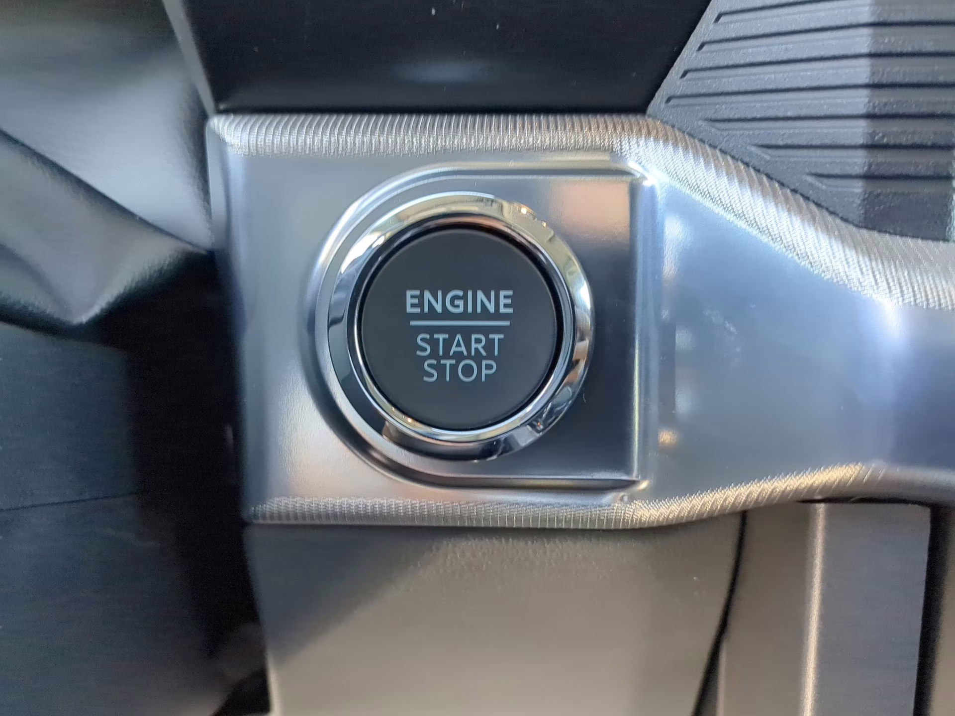 2026 Carbonized Gray Metallic Ford F-150 LARIAT Crew Cab Pickup 4X4 Truck