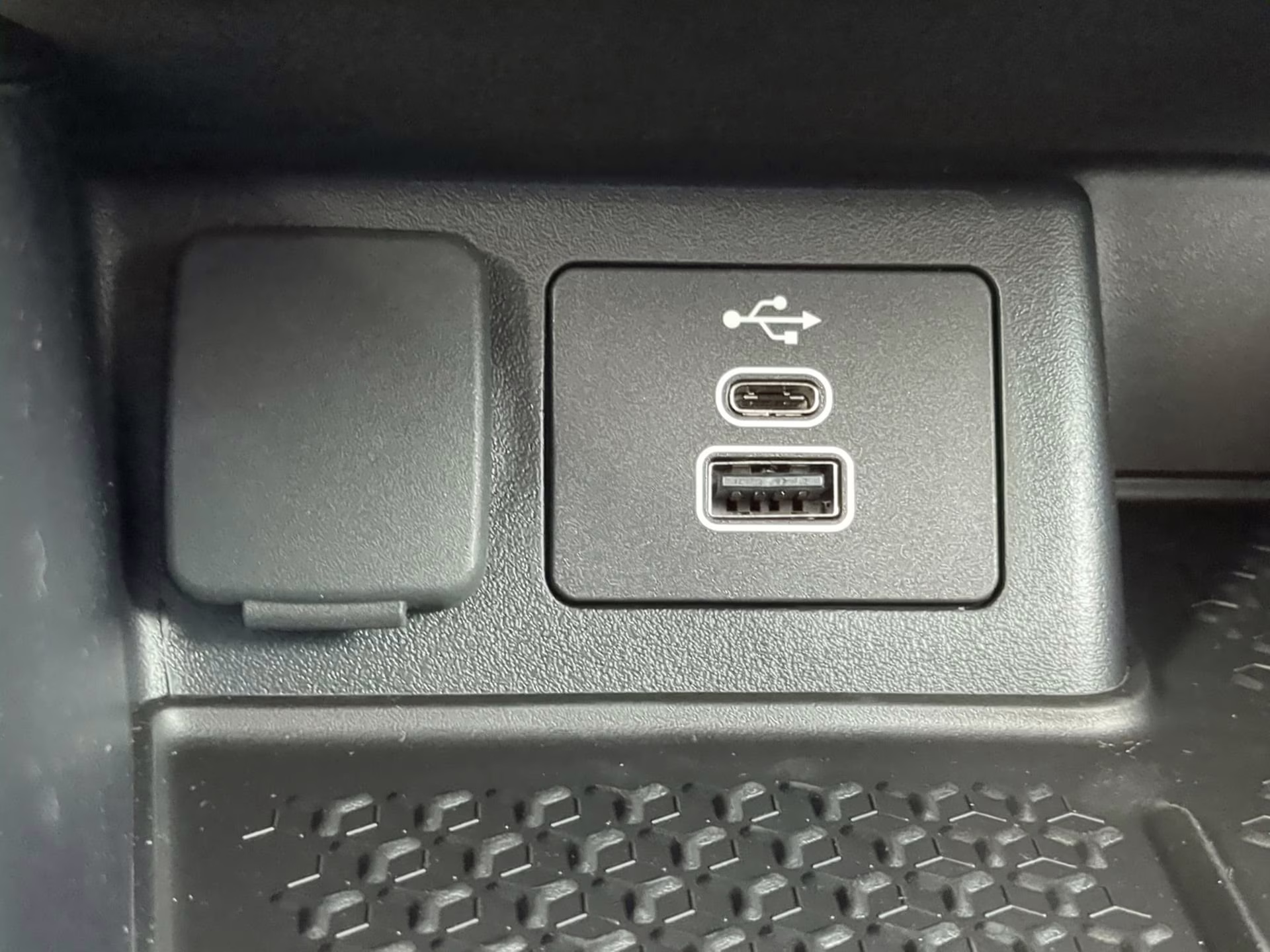 2026 Space White Metallic Ford Bronco Sport Outer Banks 4X4 SUV