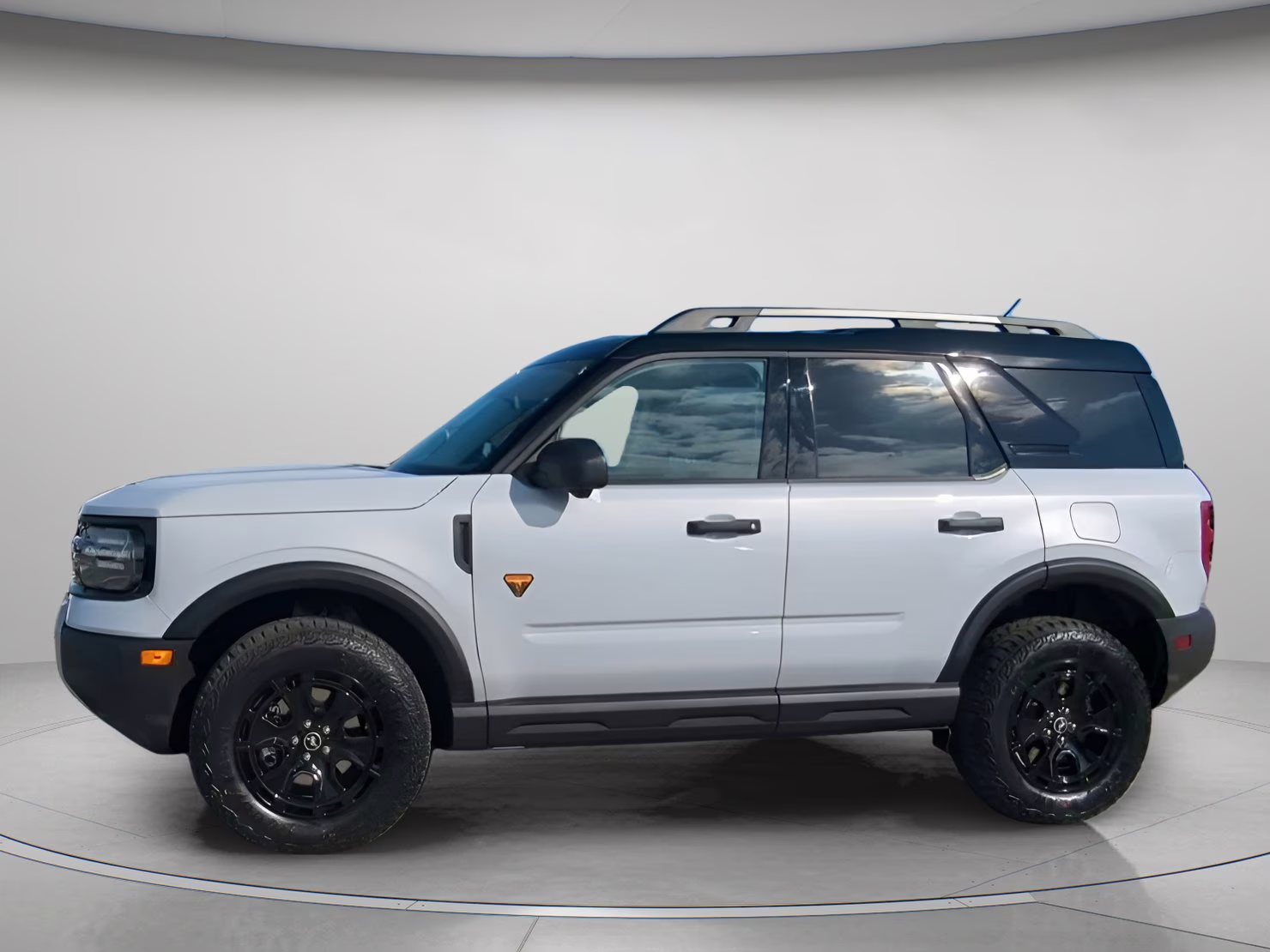 2026 Space White Metallic Ford Bronco Sport Badlands 4X4 SUV