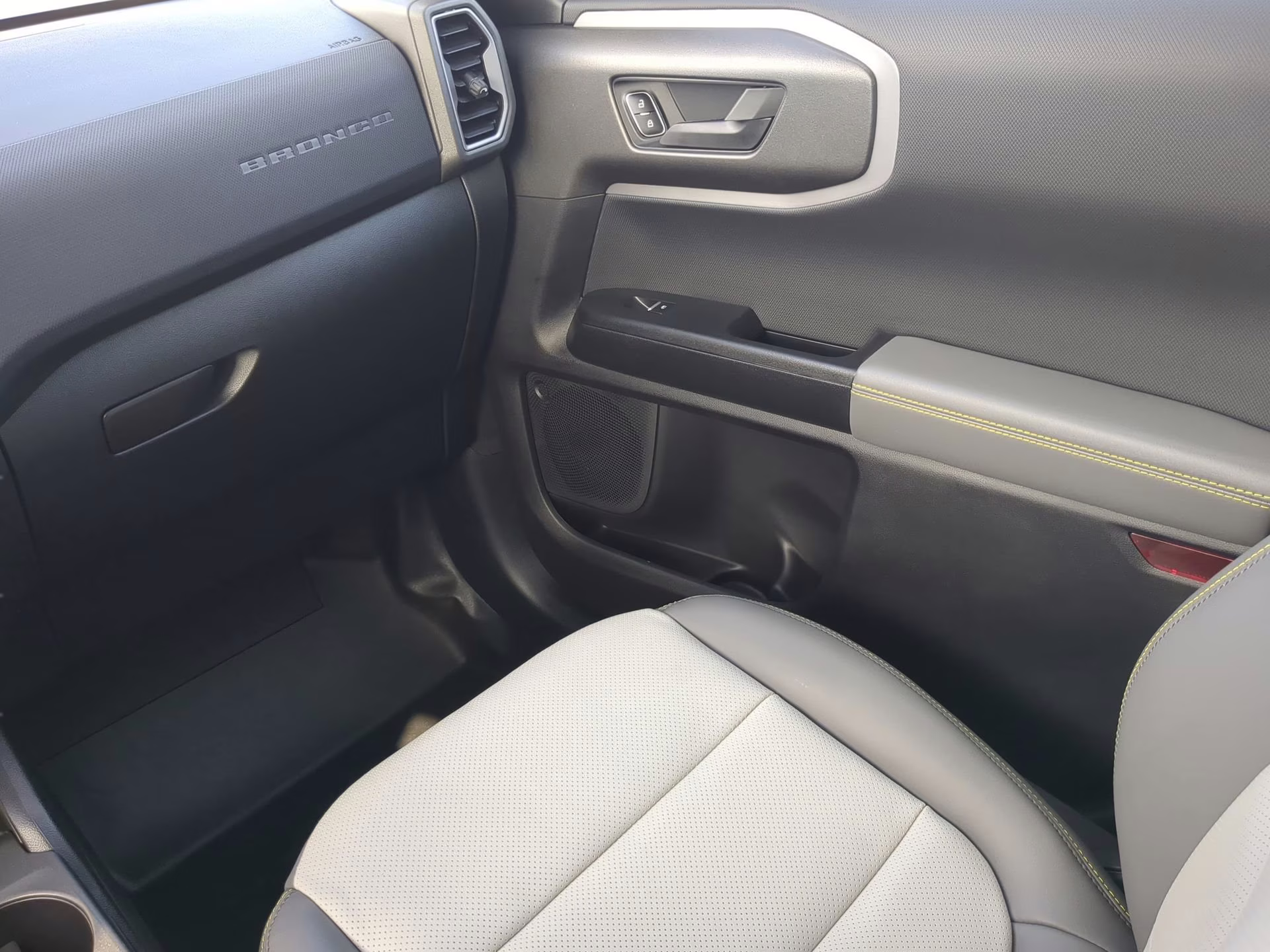 2026 Space White Metallic Ford Bronco Sport Badlands 4X4 SUV