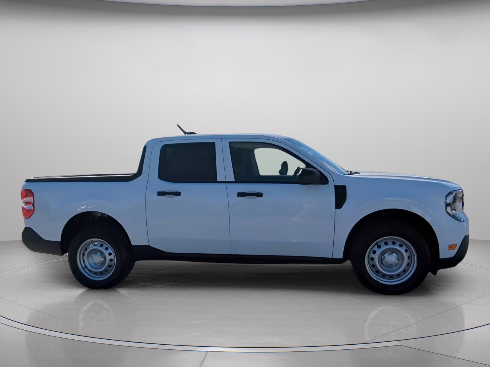 2026 Oxford White Ford Maverick XL Crew Cab Pickup FWD Truck