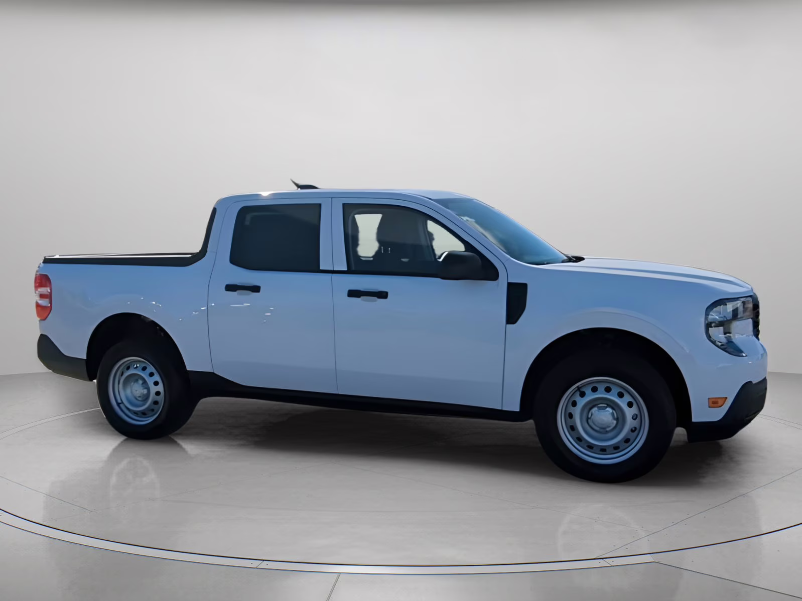 2026 Oxford White Ford Maverick XL Crew Cab Pickup FWD Truck