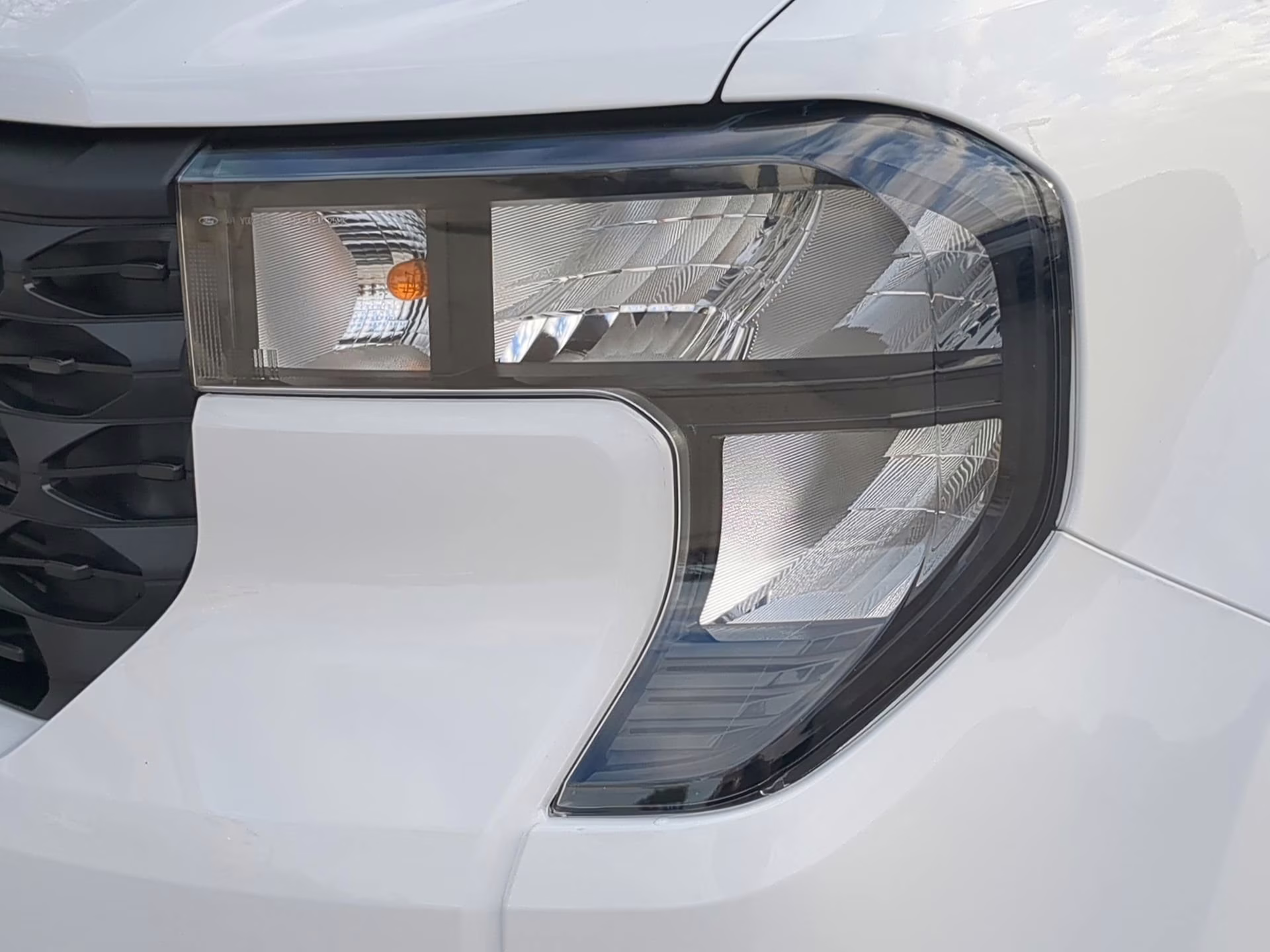 2026 Oxford White Ford Maverick XL Crew Cab Pickup FWD Truck