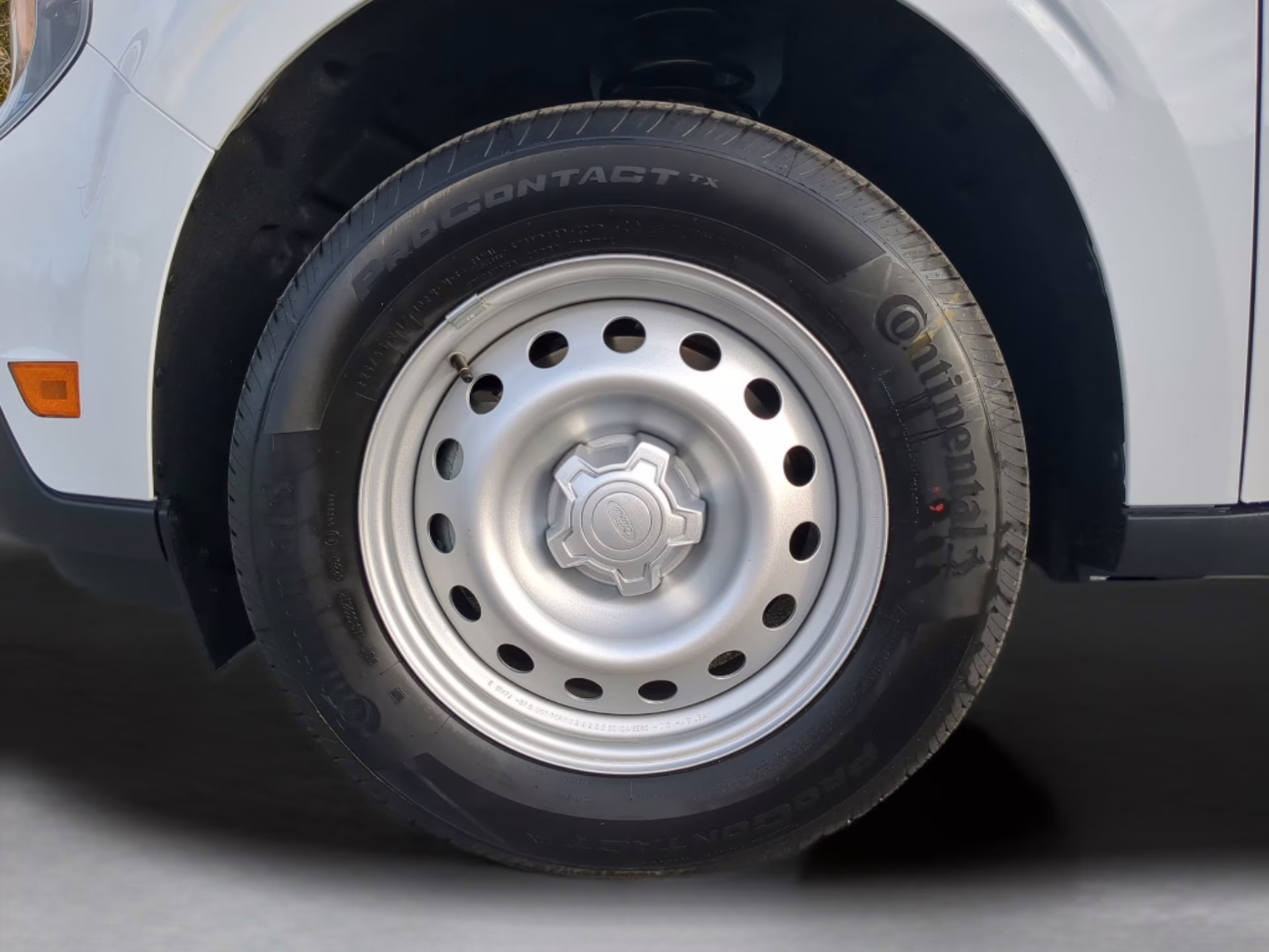 2026 Oxford White Ford Maverick XL Crew Cab Pickup FWD Truck