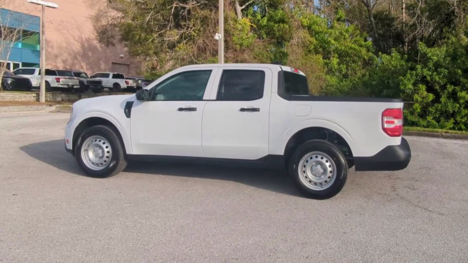2026 Oxford White Ford Maverick XL Crew Cab Pickup FWD Truck