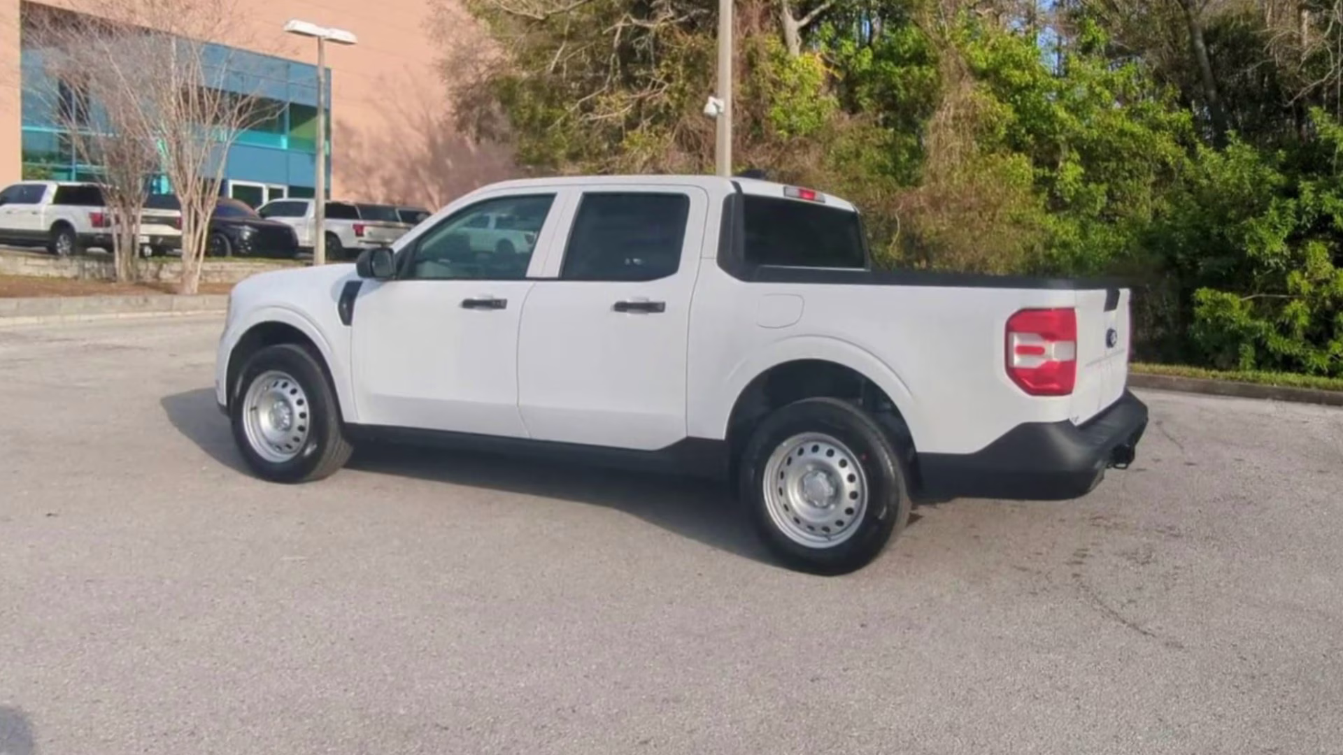 2026 Oxford White Ford Maverick XL Crew Cab Pickup FWD Truck