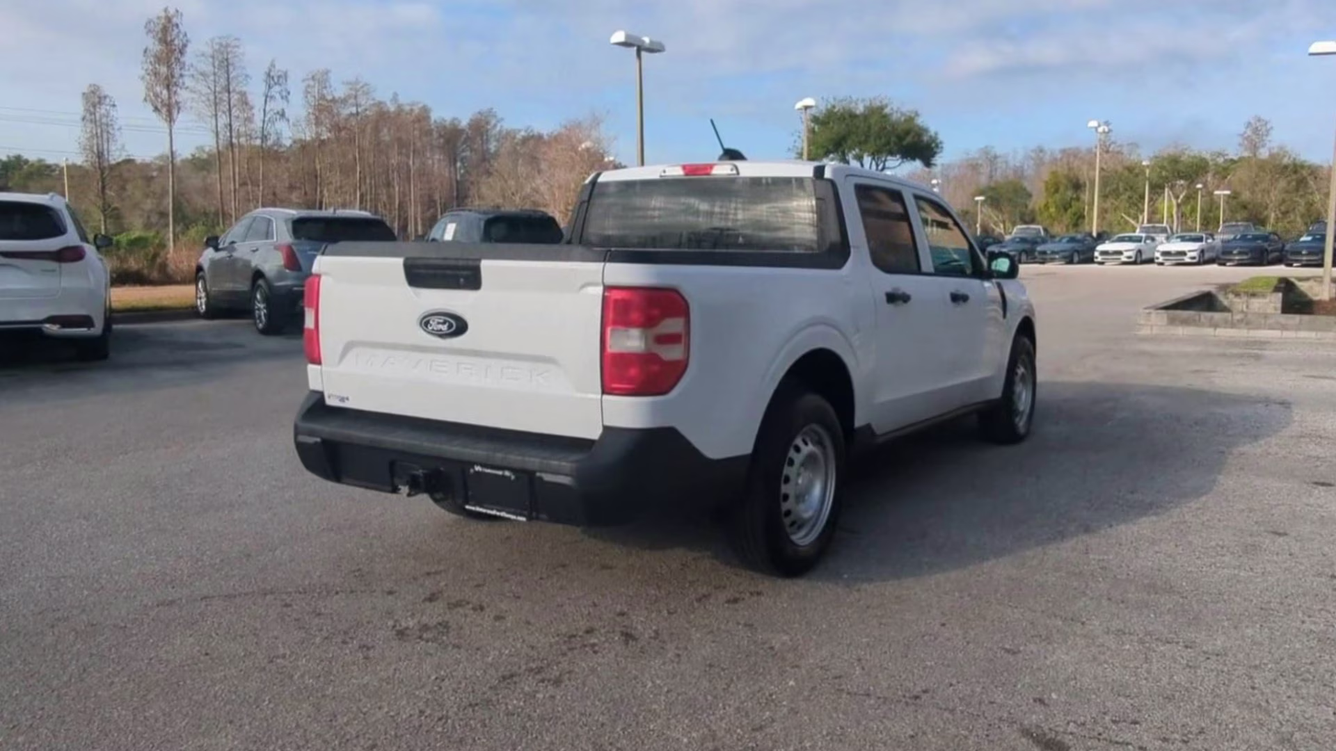 2026 Oxford White Ford Maverick XL Crew Cab Pickup FWD Truck