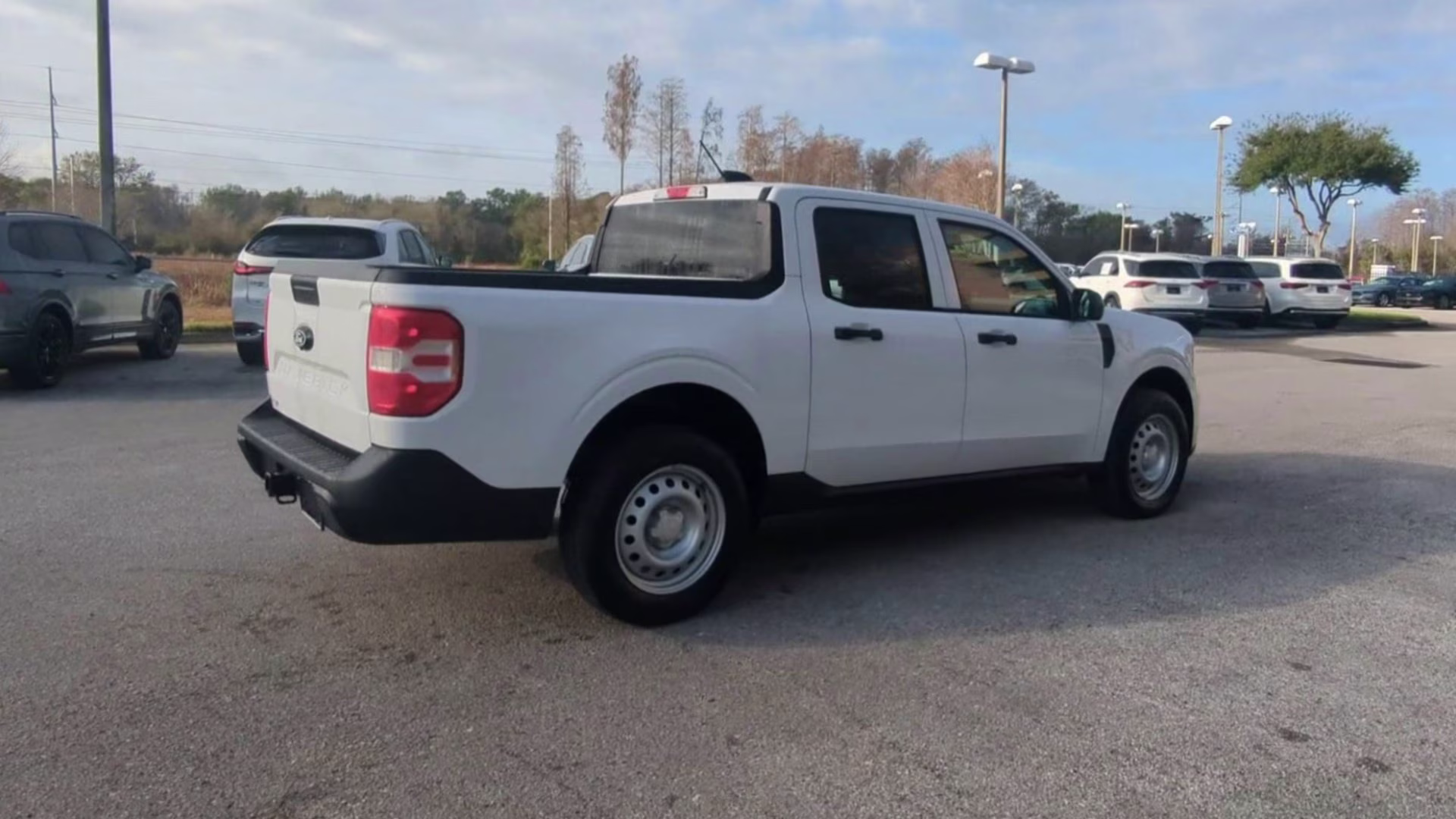 2026 Oxford White Ford Maverick XL Crew Cab Pickup FWD Truck