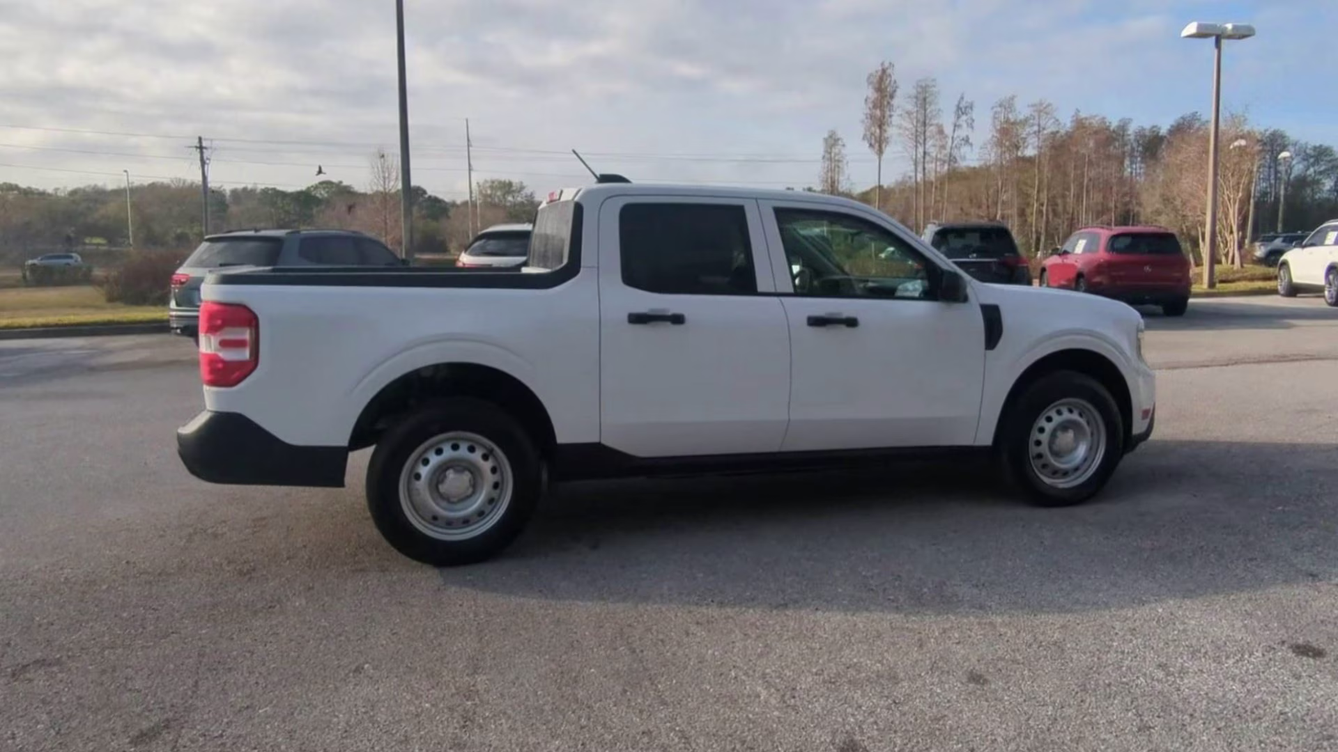 2026 Oxford White Ford Maverick XL Crew Cab Pickup FWD Truck