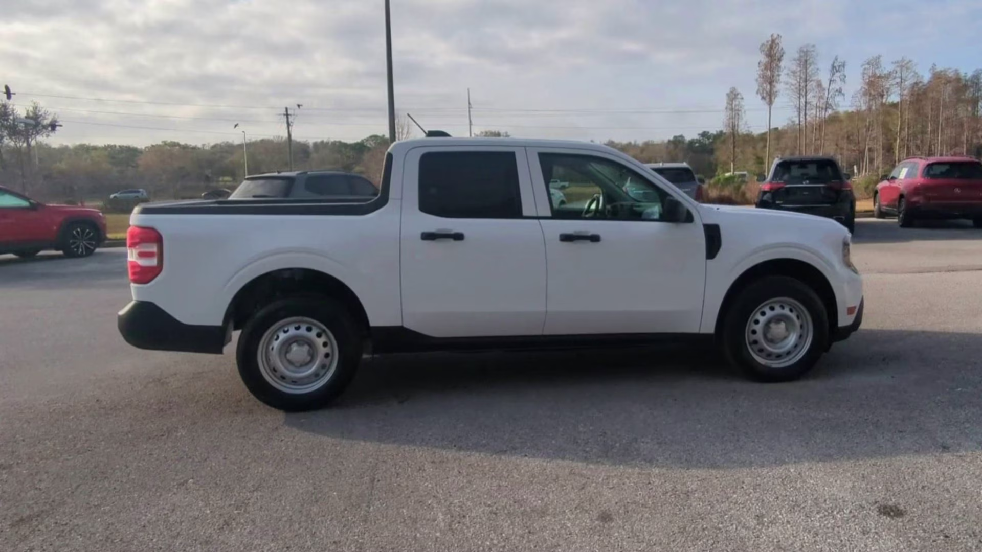 2026 Oxford White Ford Maverick XL Crew Cab Pickup FWD Truck