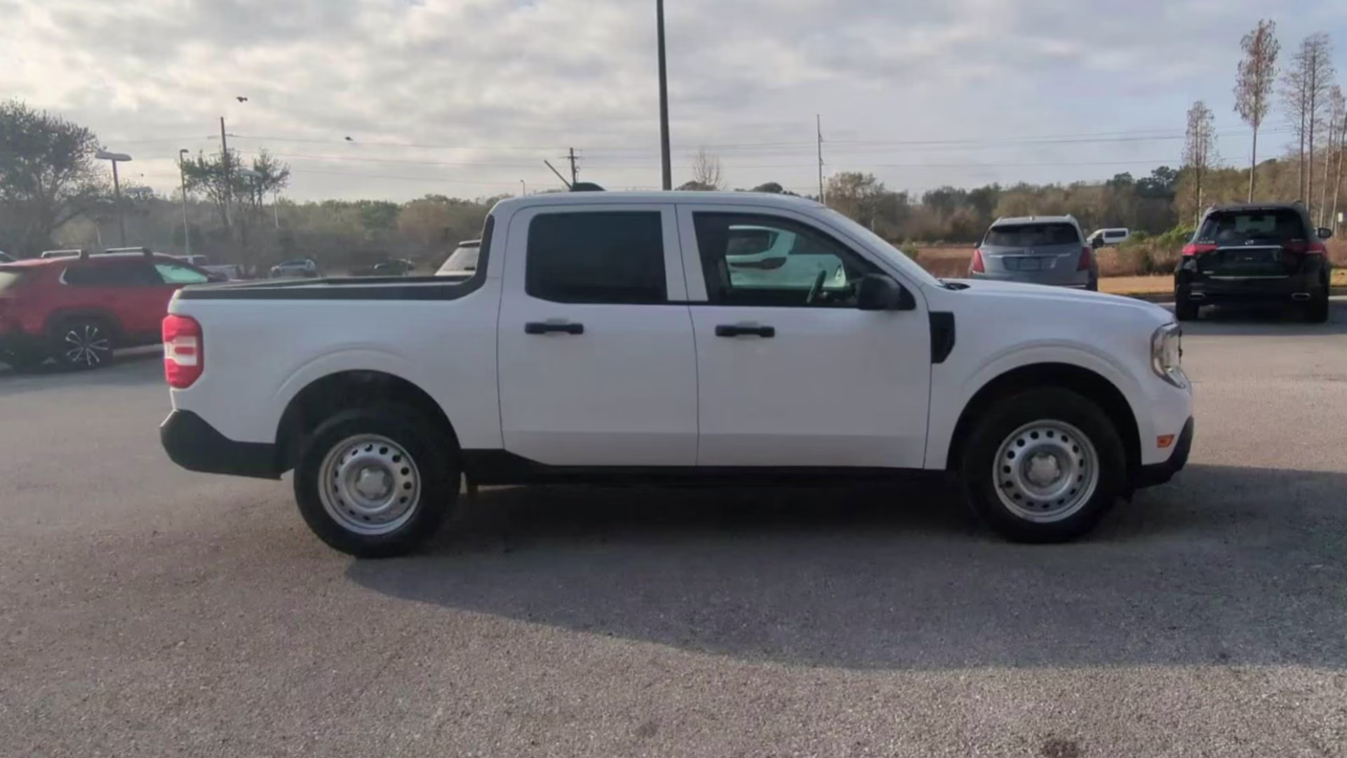 2026 Oxford White Ford Maverick XL Crew Cab Pickup FWD Truck