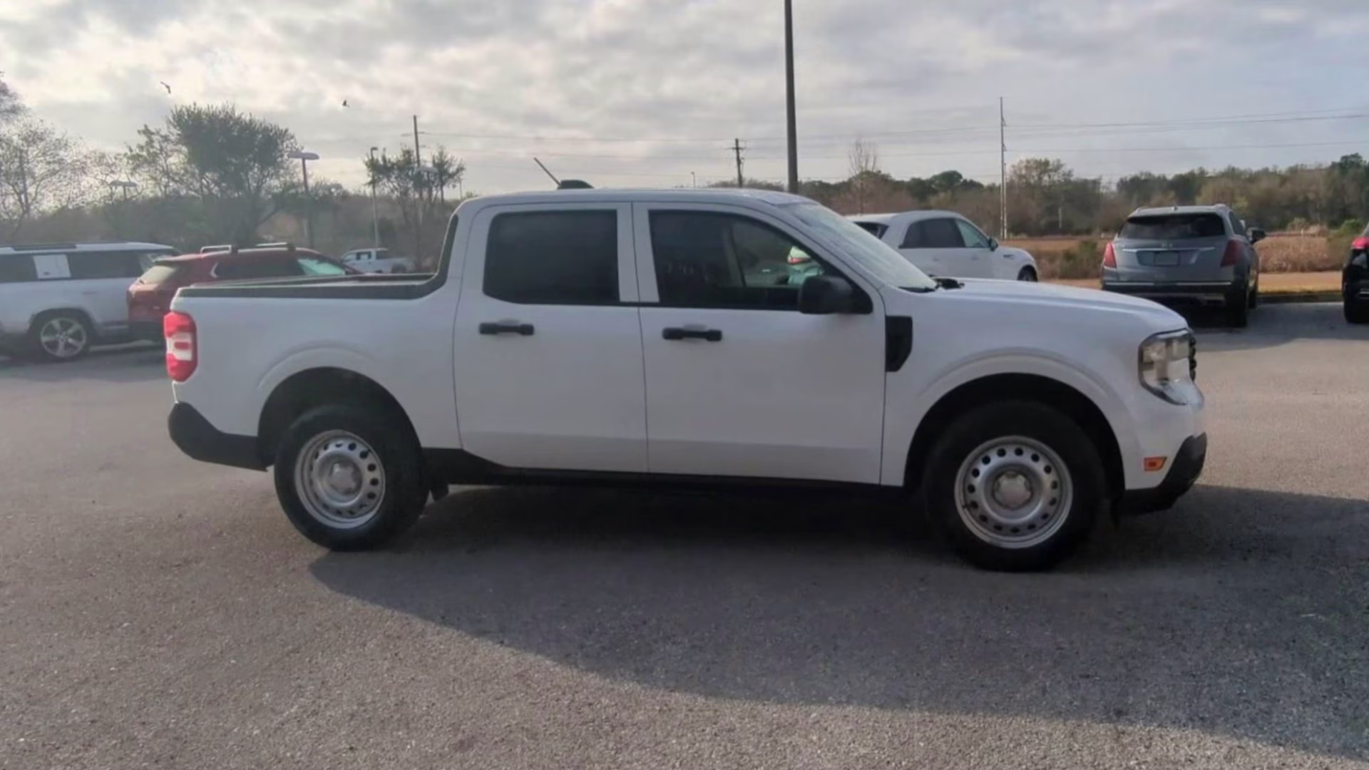 2026 Oxford White Ford Maverick XL Crew Cab Pickup FWD Truck