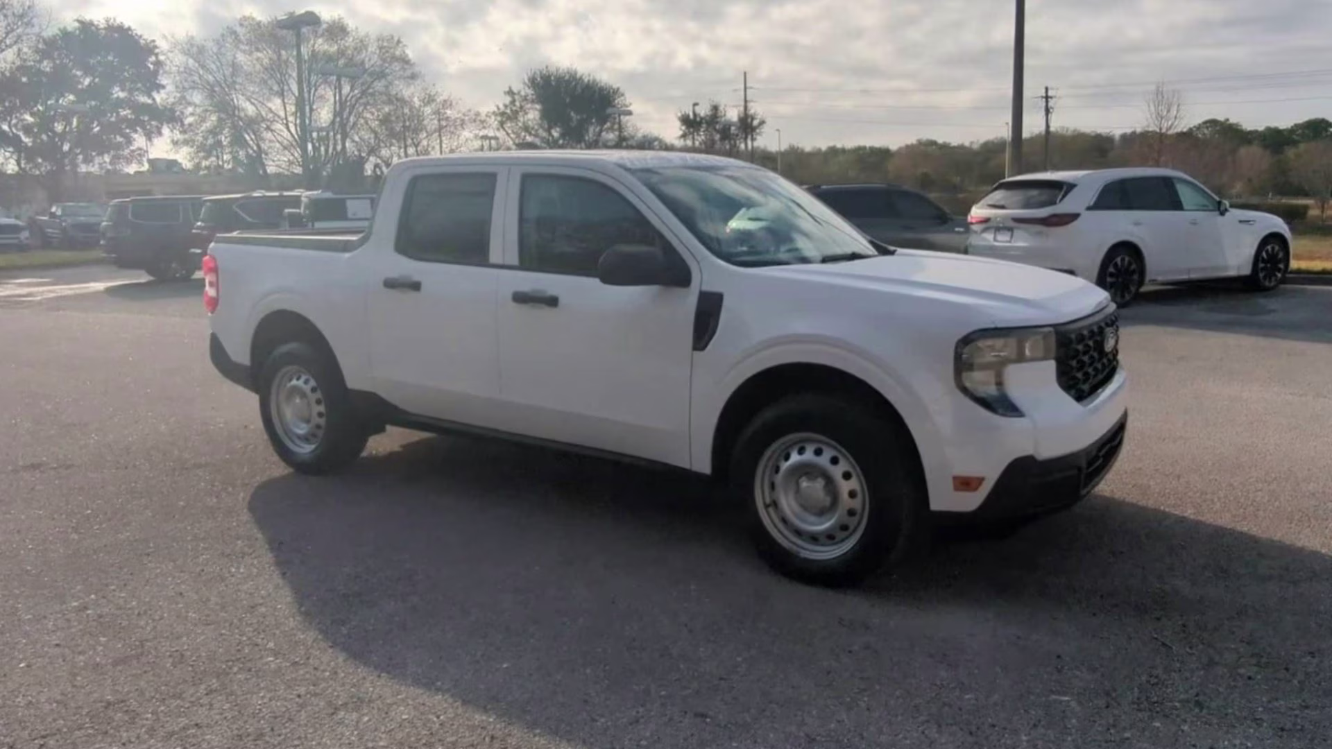 2026 Oxford White Ford Maverick XL Crew Cab Pickup FWD Truck