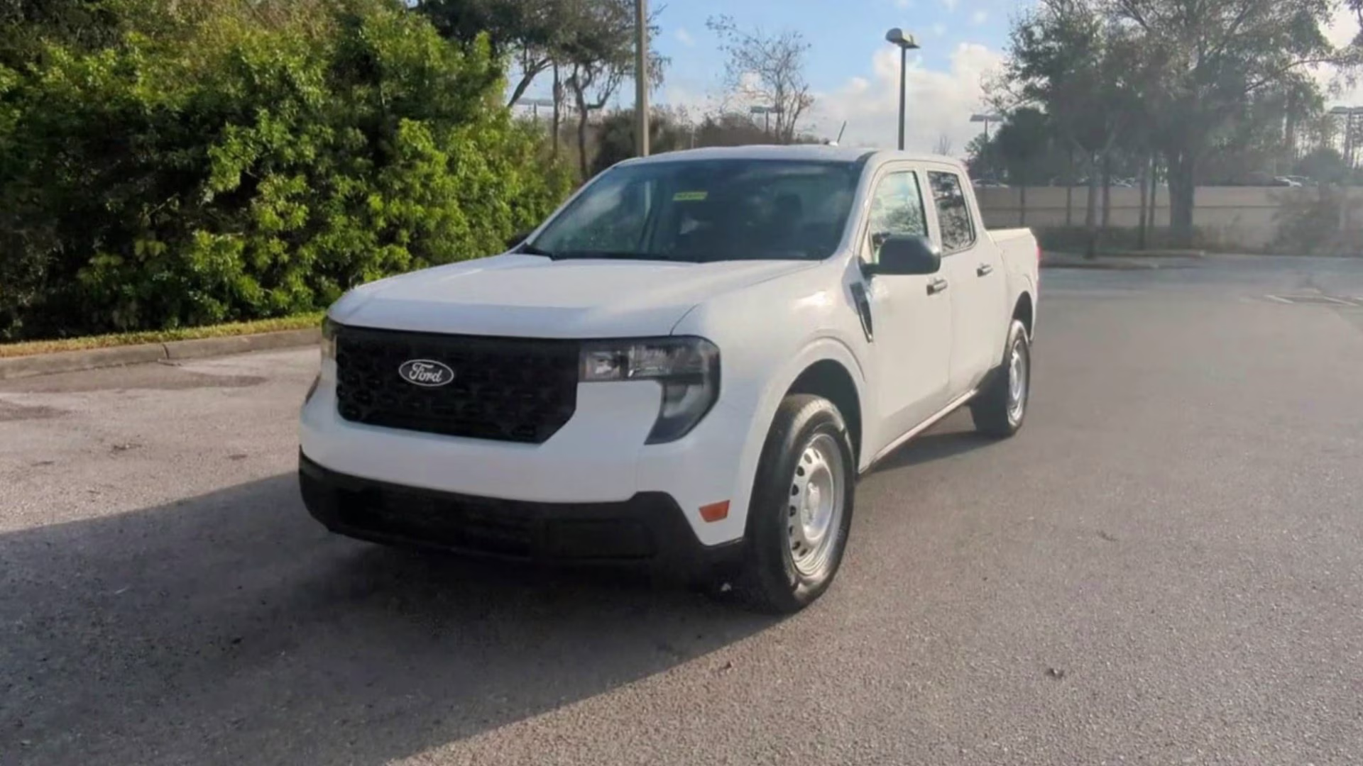 2026 Oxford White Ford Maverick XL Crew Cab Pickup FWD Truck