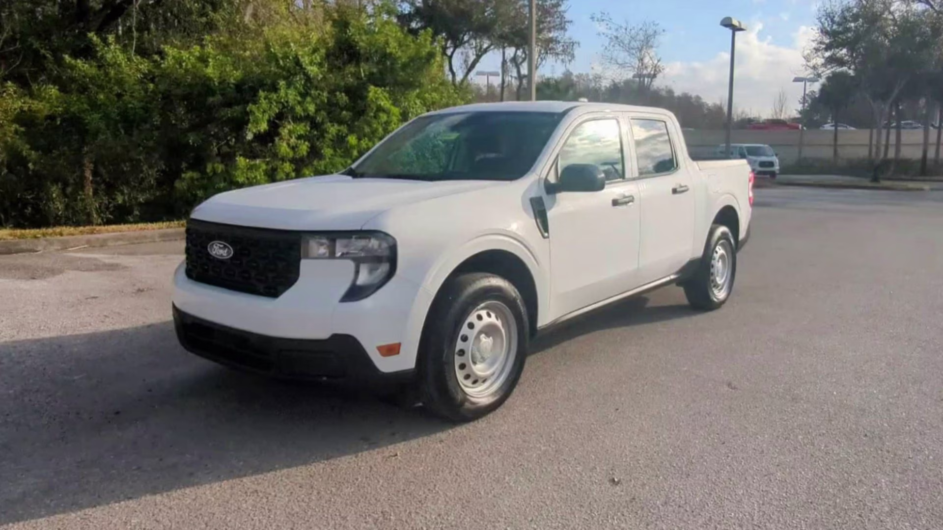 2026 Oxford White Ford Maverick XL Crew Cab Pickup FWD Truck