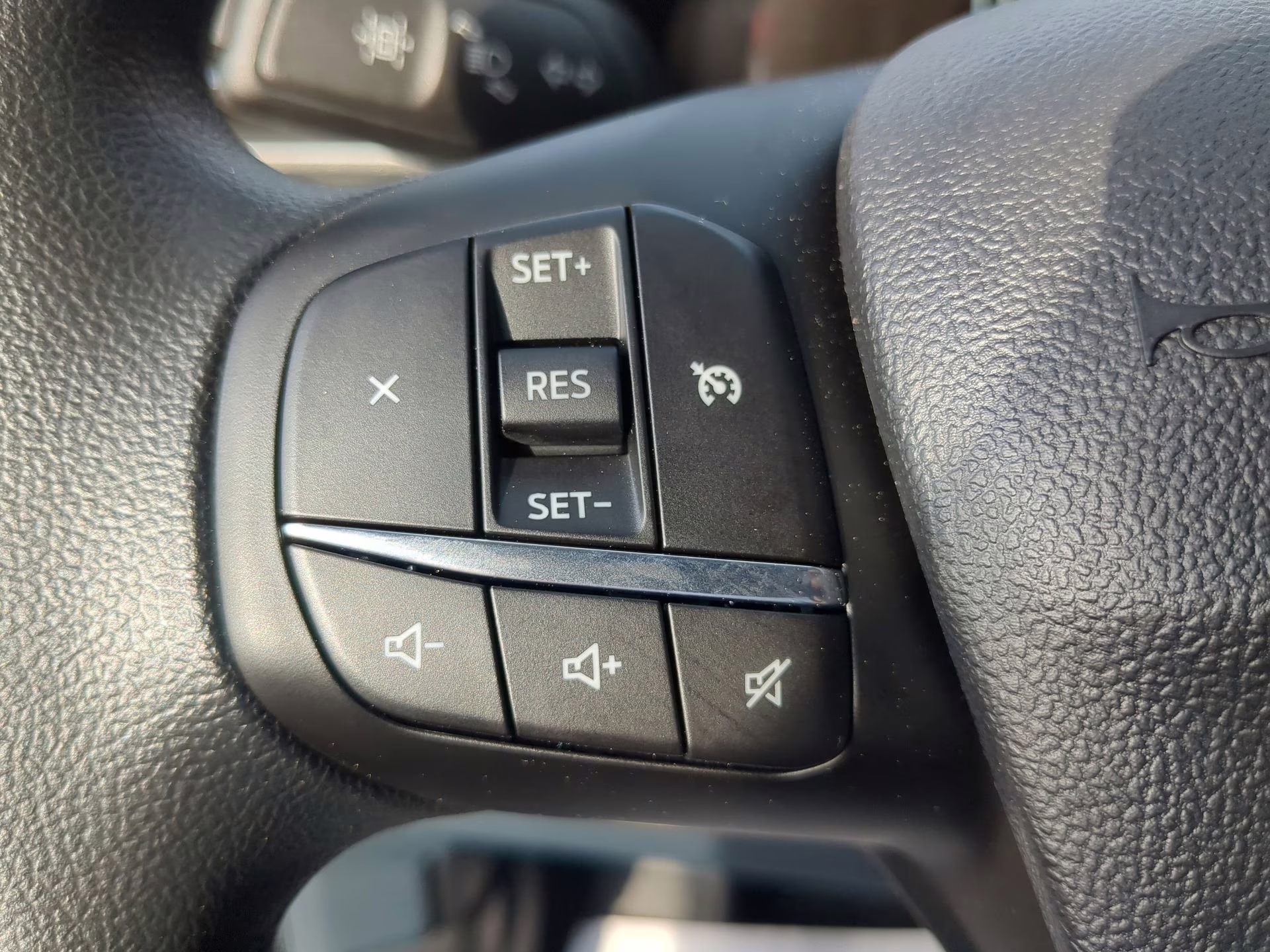 2026 Oxford White Ford Maverick XL Crew Cab Pickup FWD Truck